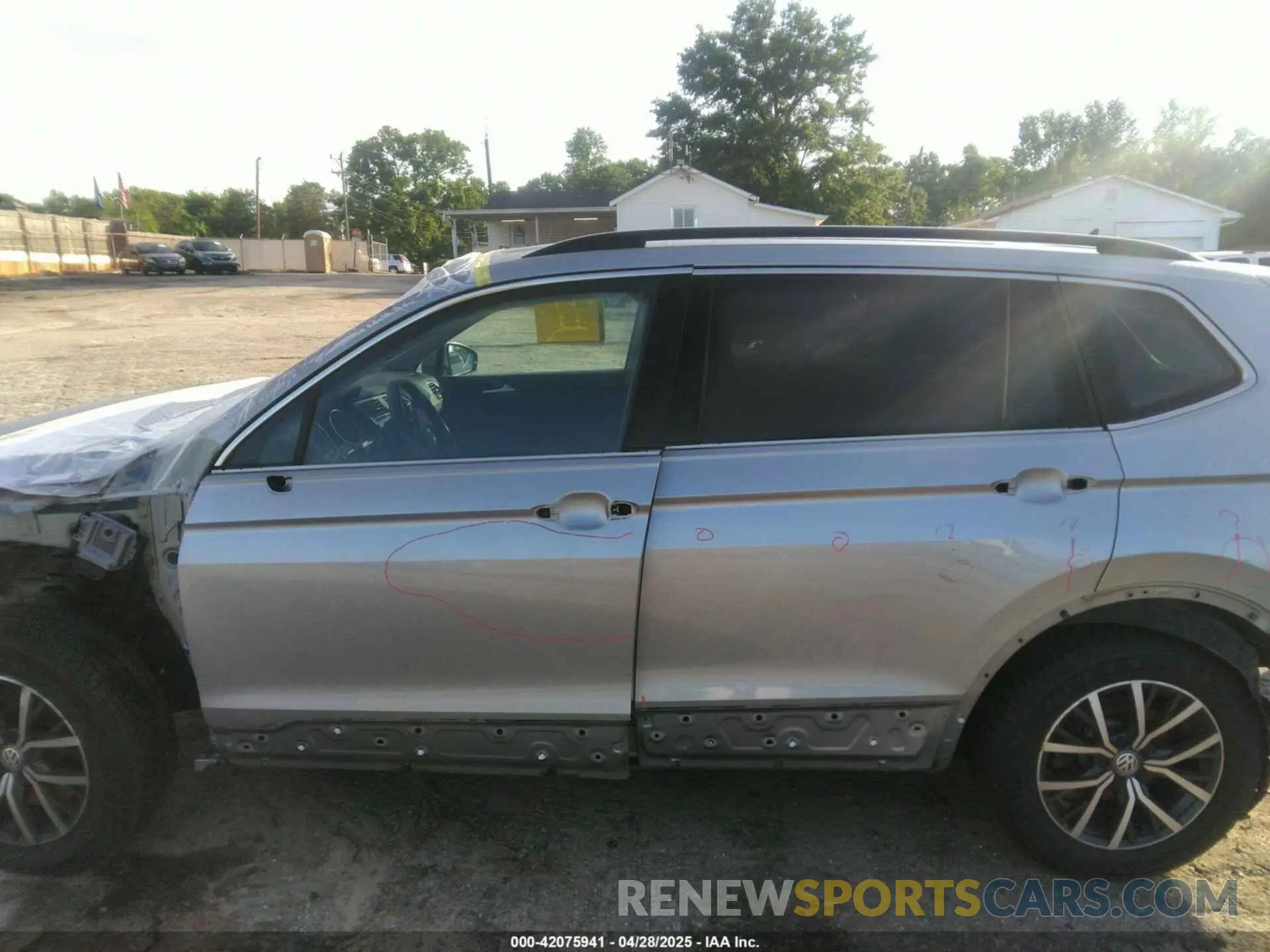 14 Photograph of a damaged car 3VV2B7AX1KM188293 VOLKSWAGEN TIGUAN 2019