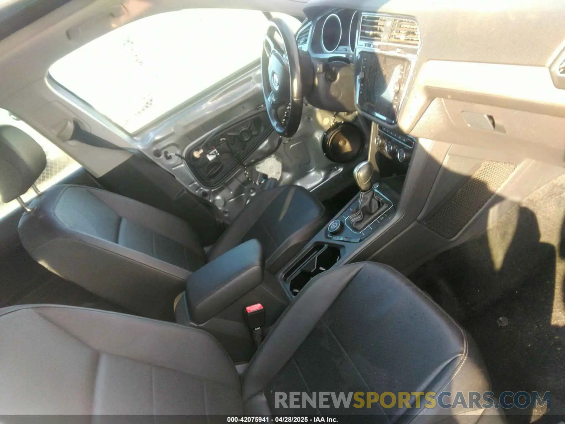 5 Photograph of a damaged car 3VV2B7AX1KM188293 VOLKSWAGEN TIGUAN 2019