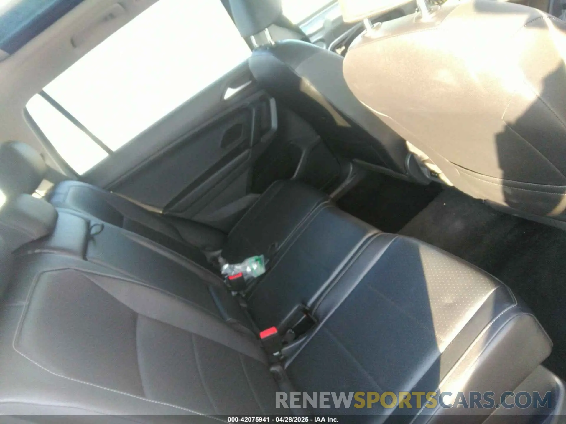 8 Photograph of a damaged car 3VV2B7AX1KM188293 VOLKSWAGEN TIGUAN 2019