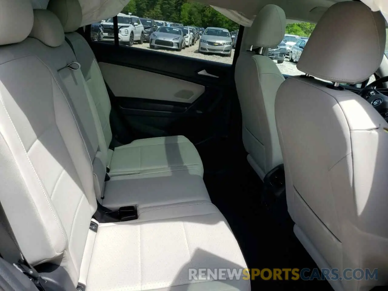 11 Photograph of a damaged car 3VV2B7AX2KM004155 VOLKSWAGEN TIGUAN 2019