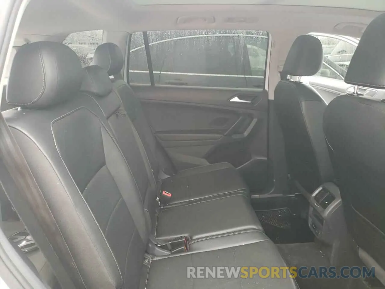 11 Photograph of a damaged car 3VV2B7AX2KM032361 VOLKSWAGEN TIGUAN 2019