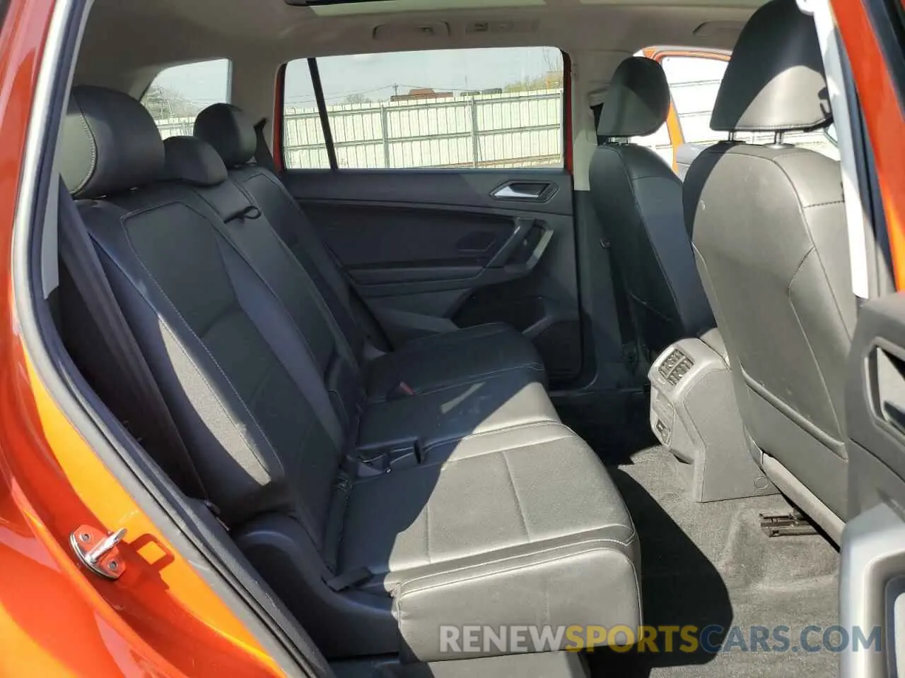 12 Photograph of a damaged car 3VV2B7AX2KM055543 VOLKSWAGEN TIGUAN 2019