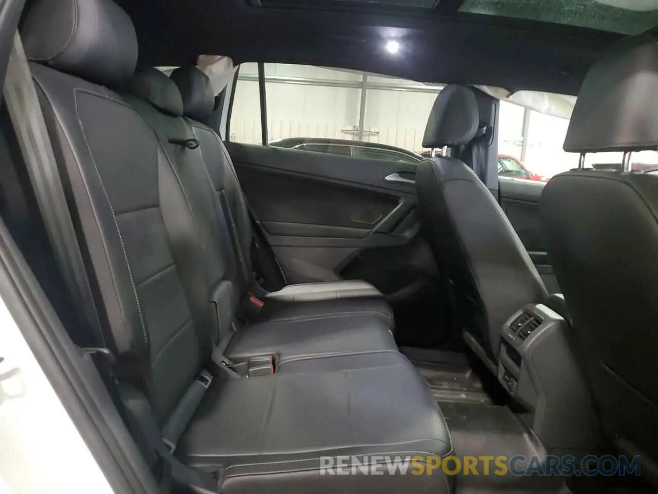 11 Photograph of a damaged car 3VV2B7AX2KM058779 VOLKSWAGEN TIGUAN 2019