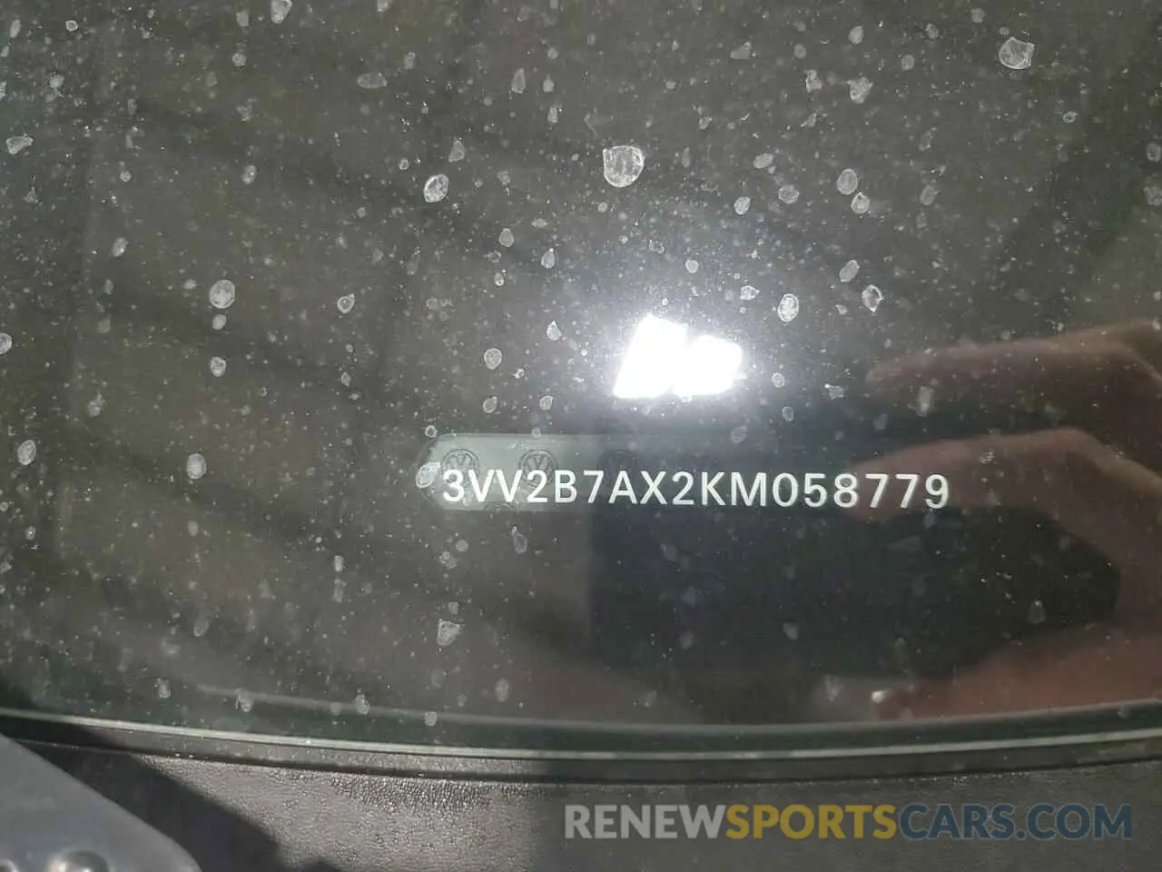 14 Photograph of a damaged car 3VV2B7AX2KM058779 VOLKSWAGEN TIGUAN 2019