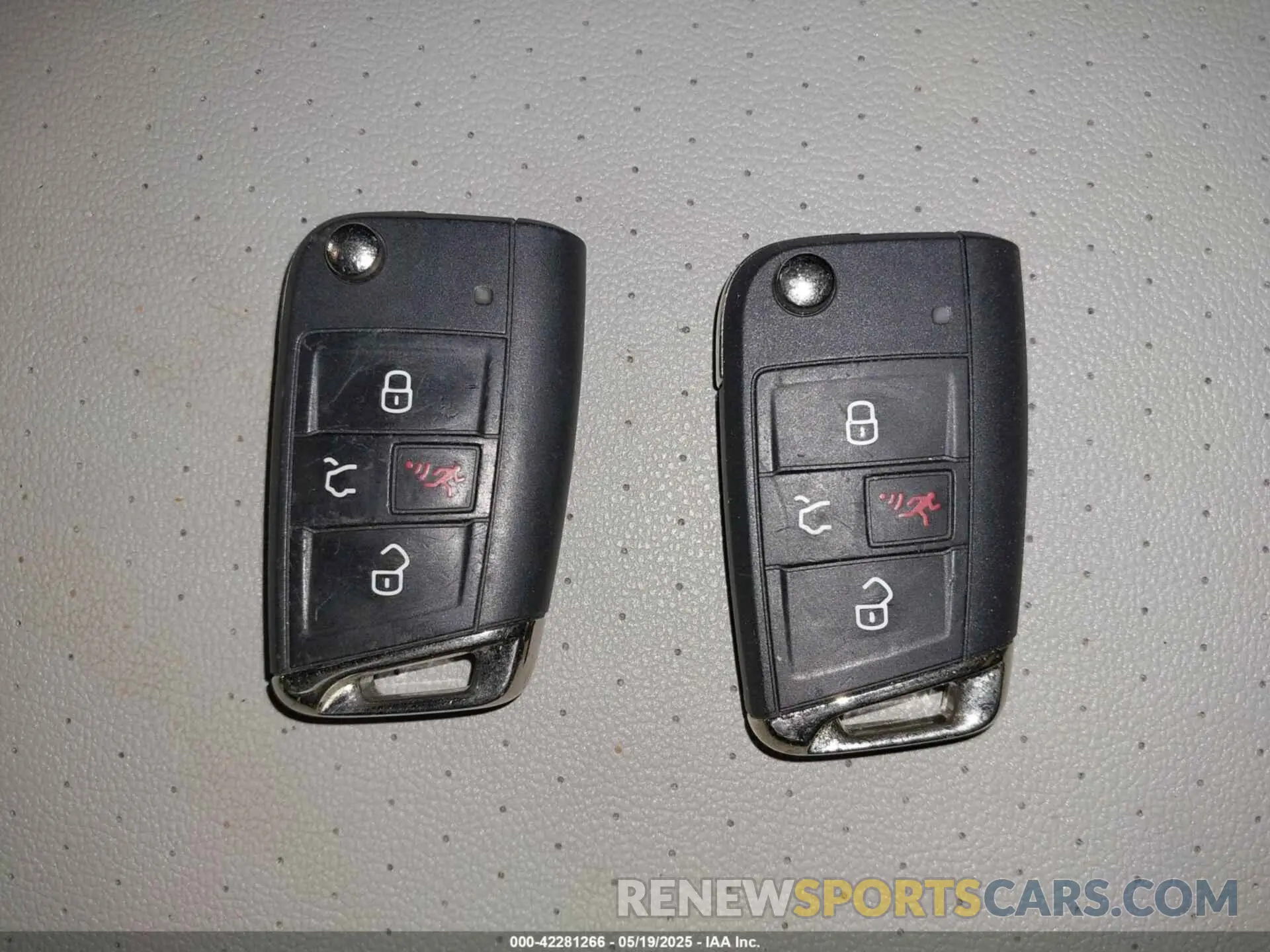 11 Photograph of a damaged car 3VV2B7AX2KM132136 VOLKSWAGEN TIGUAN 2019