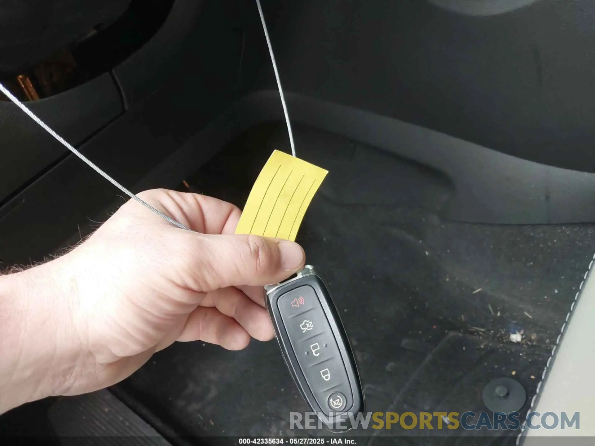 11 Photograph of a damaged car 3VV2B7AX2KM137403 VOLKSWAGEN TIGUAN 2019