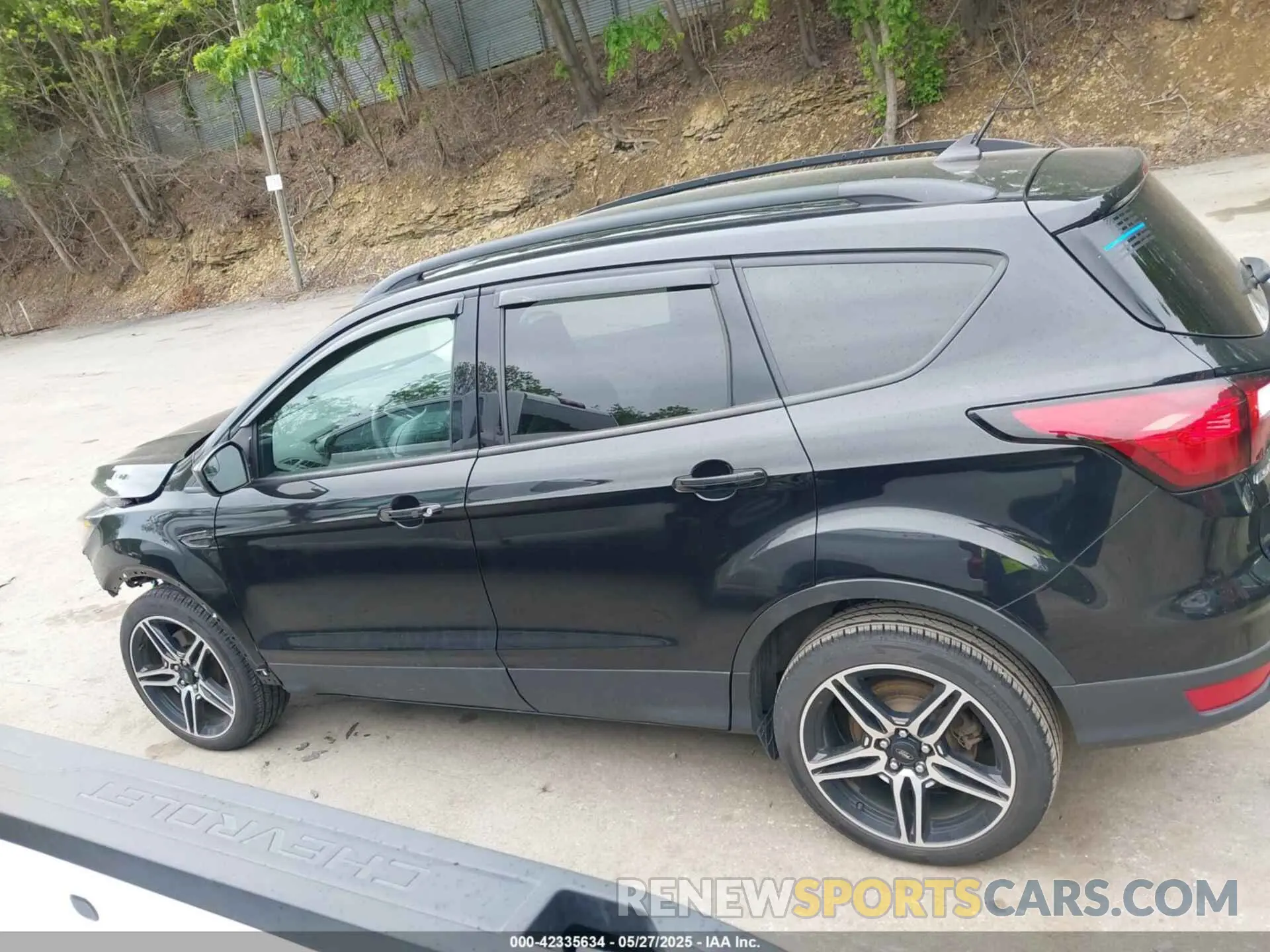 15 Photograph of a damaged car 3VV2B7AX2KM137403 VOLKSWAGEN TIGUAN 2019