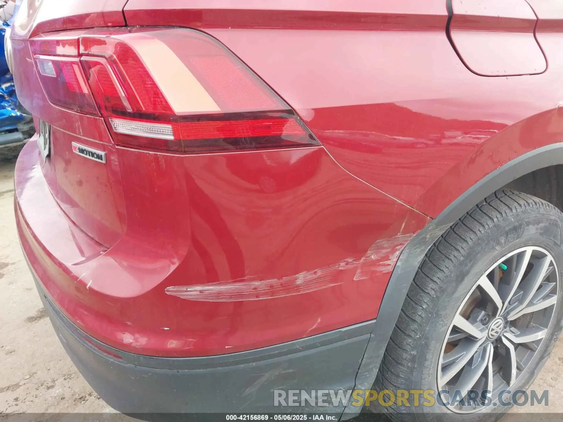18 Photograph of a damaged car 3VV2B7AX2KM139166 VOLKSWAGEN TIGUAN 2019