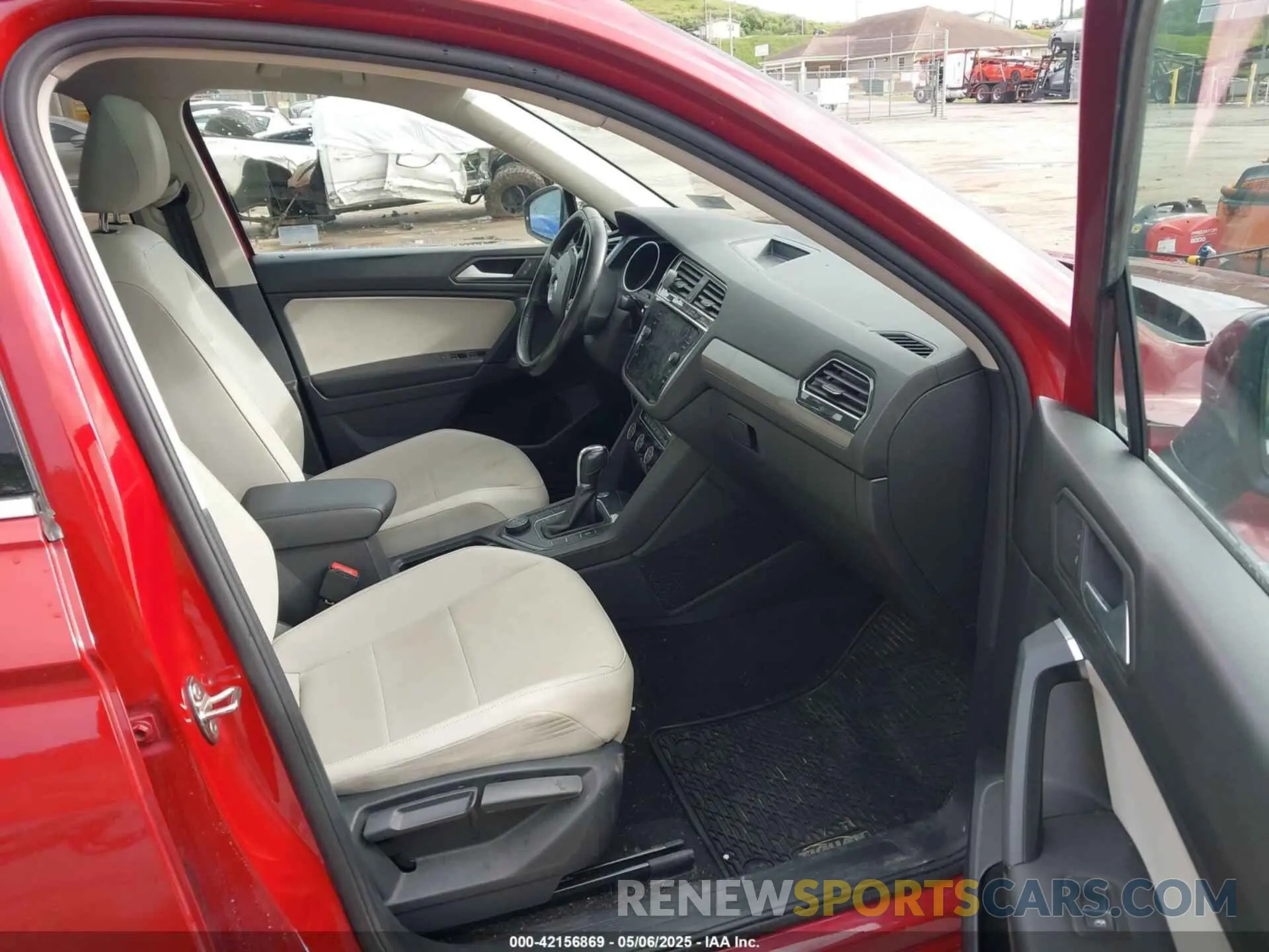 5 Photograph of a damaged car 3VV2B7AX2KM139166 VOLKSWAGEN TIGUAN 2019