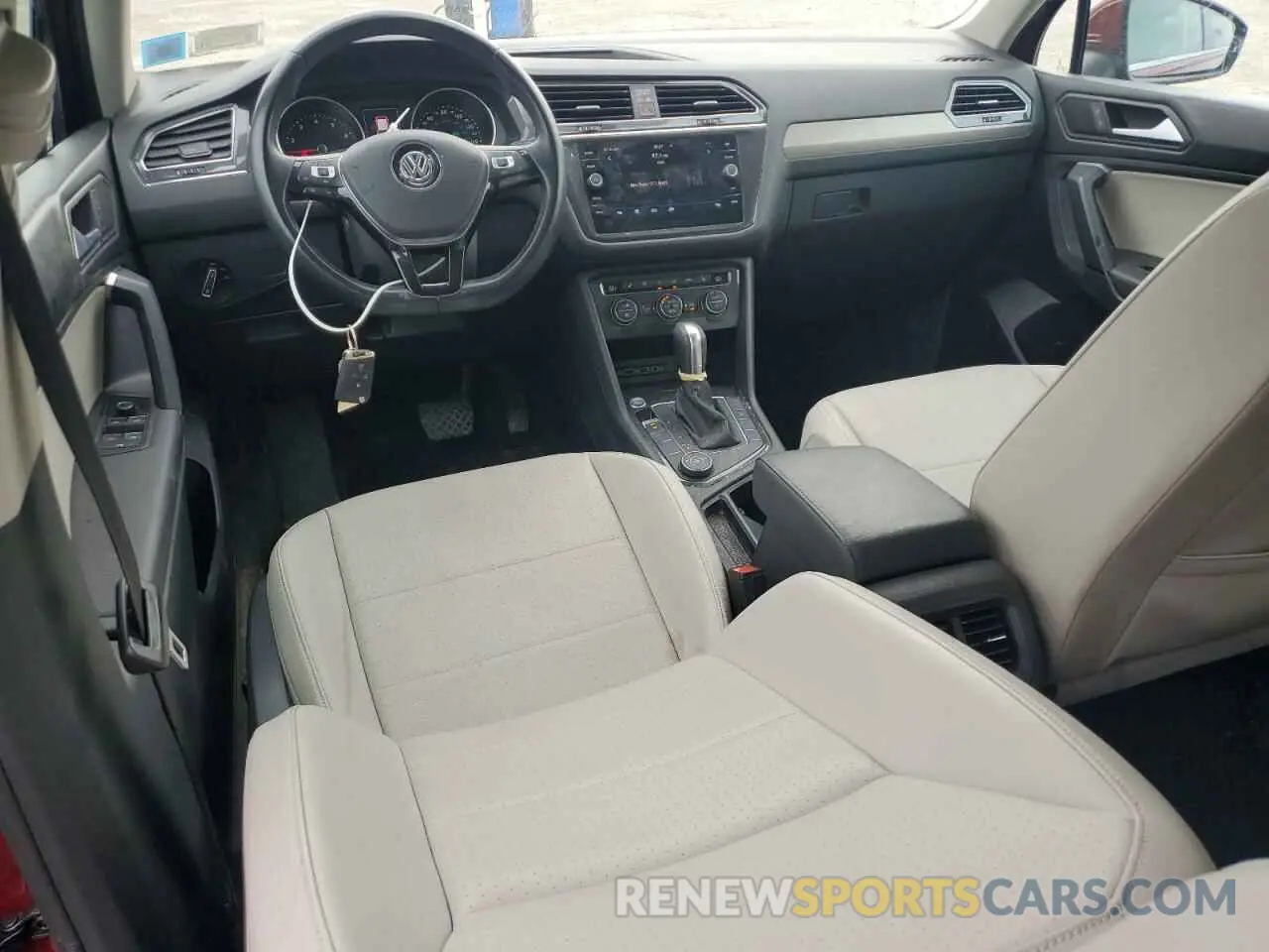 8 Photograph of a damaged car 3VV2B7AX2KM162124 VOLKSWAGEN TIGUAN 2019