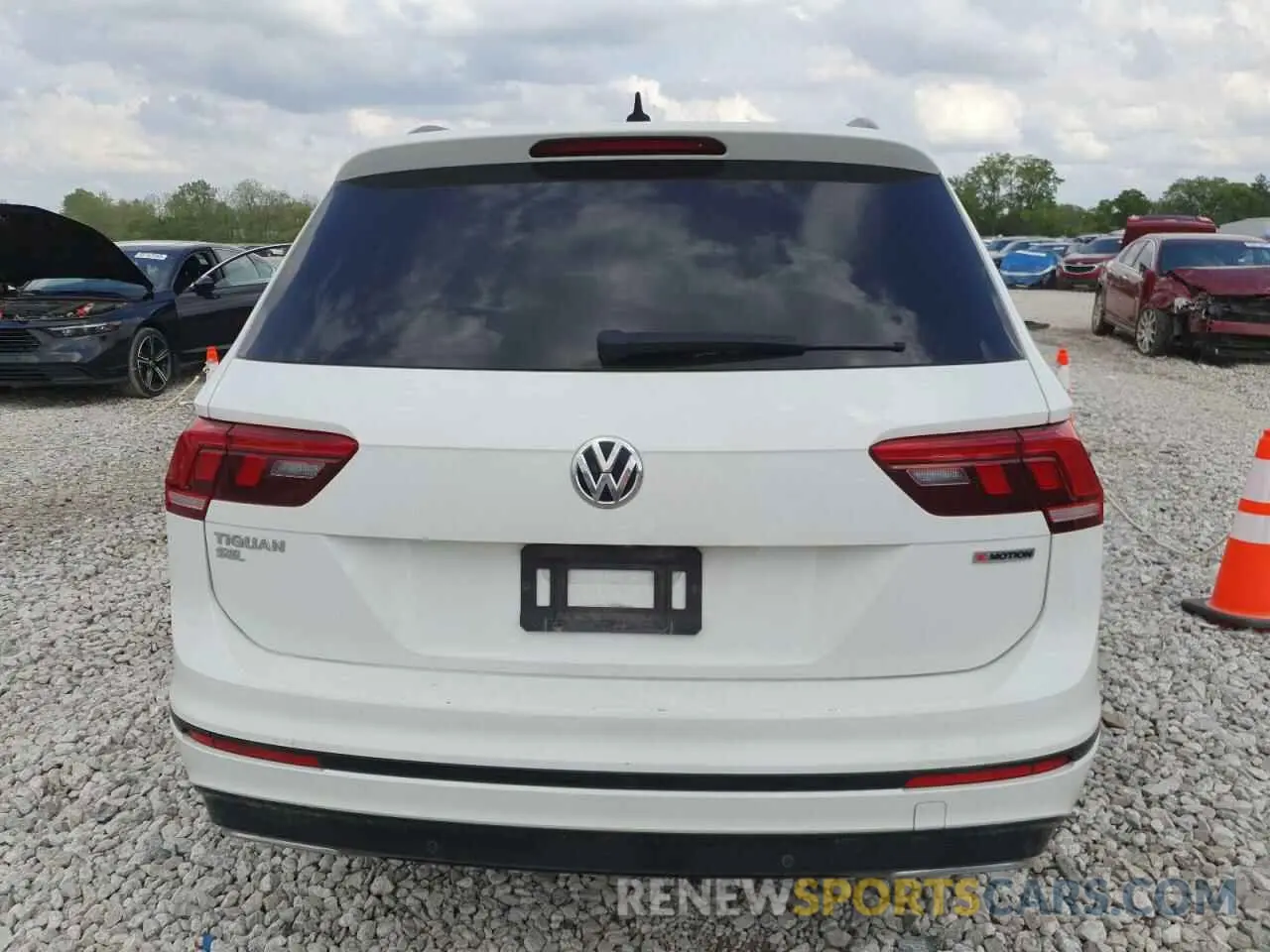 6 Photograph of a damaged car 3VV2B7AX2KM176119 VOLKSWAGEN TIGUAN 2019