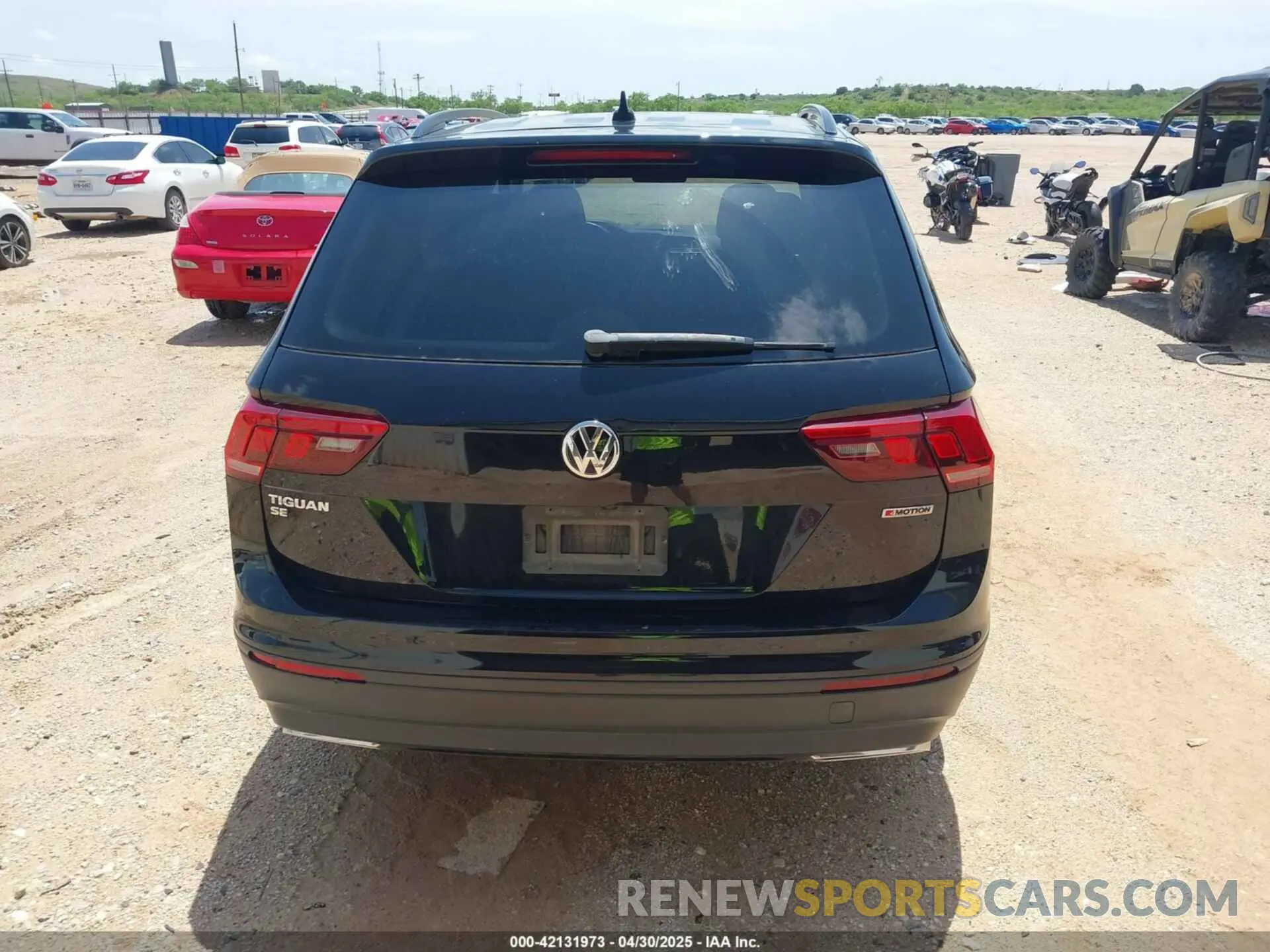 16 Photograph of a damaged car 3VV2B7AX2KM176931 VOLKSWAGEN TIGUAN 2019