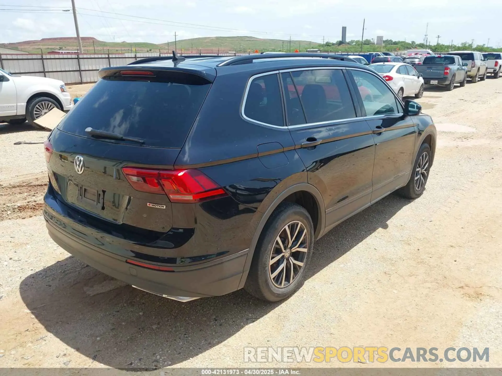 4 Photograph of a damaged car 3VV2B7AX2KM176931 VOLKSWAGEN TIGUAN 2019