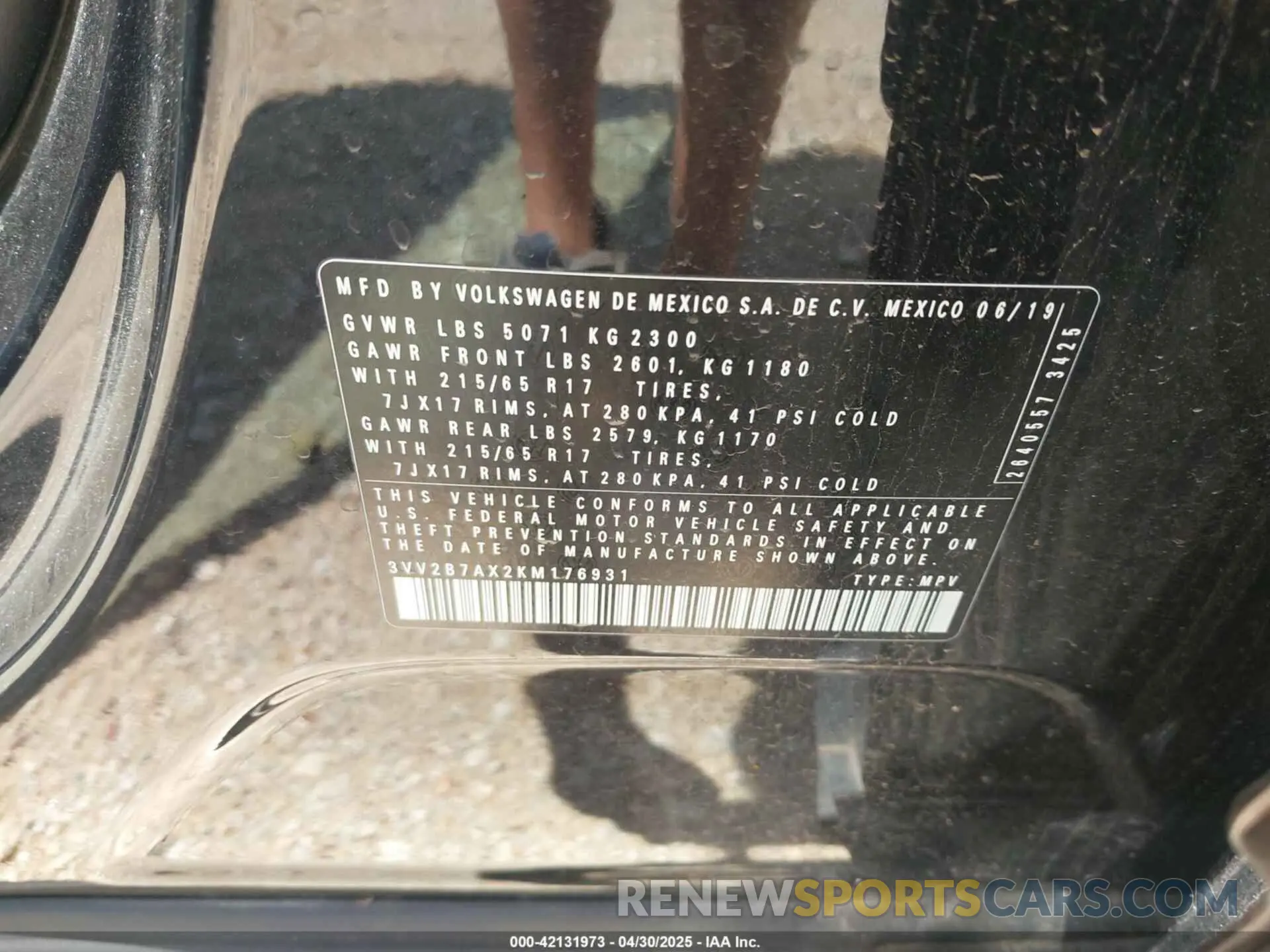 9 Photograph of a damaged car 3VV2B7AX2KM176931 VOLKSWAGEN TIGUAN 2019