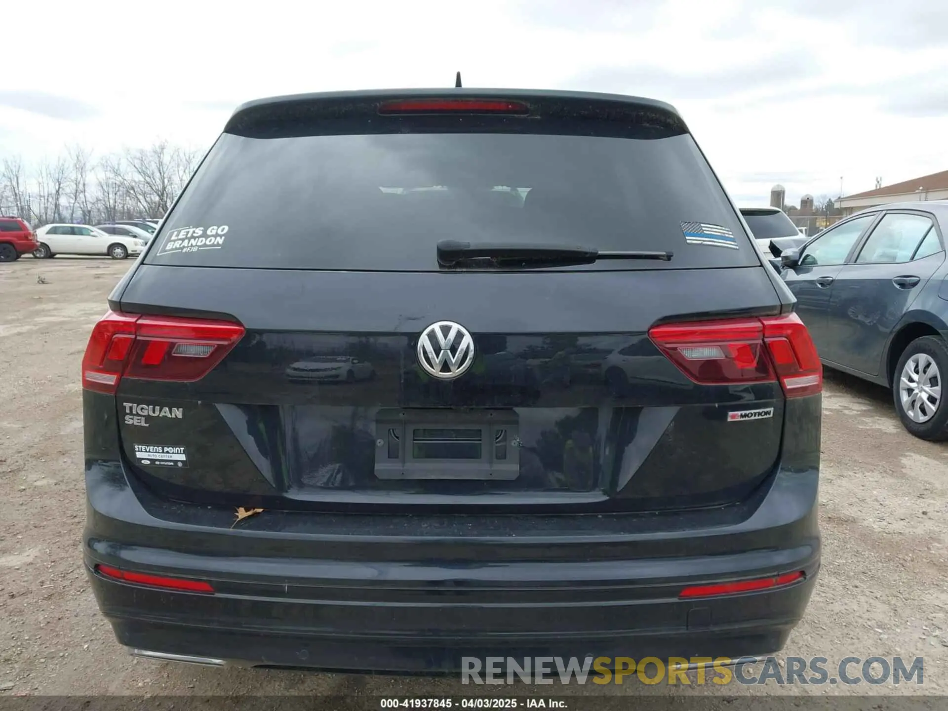 16 Photograph of a damaged car 3VV2B7AX2KM187217 VOLKSWAGEN TIGUAN 2019