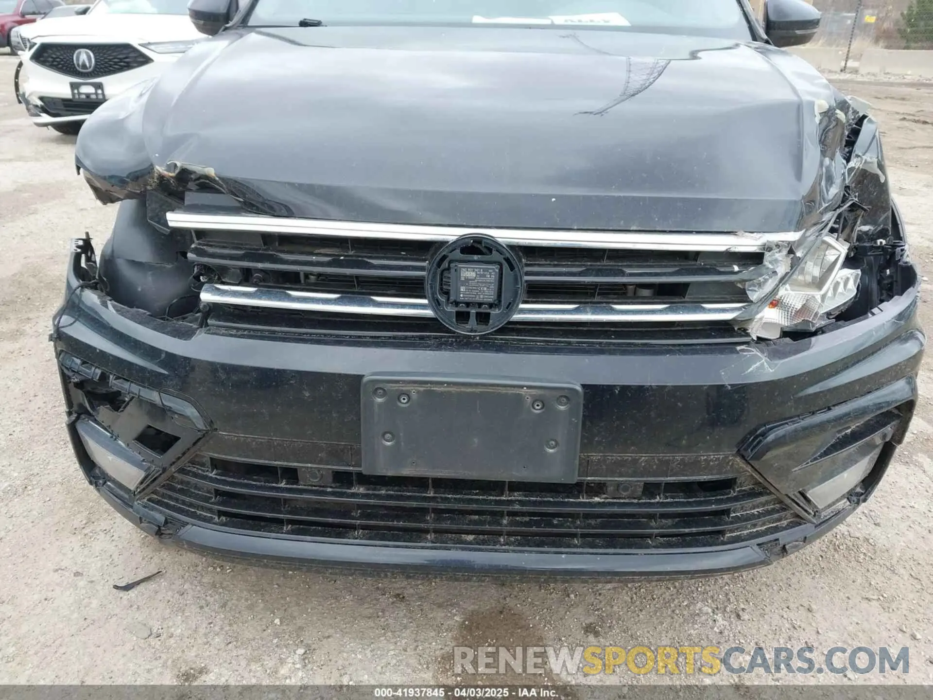 18 Photograph of a damaged car 3VV2B7AX2KM187217 VOLKSWAGEN TIGUAN 2019