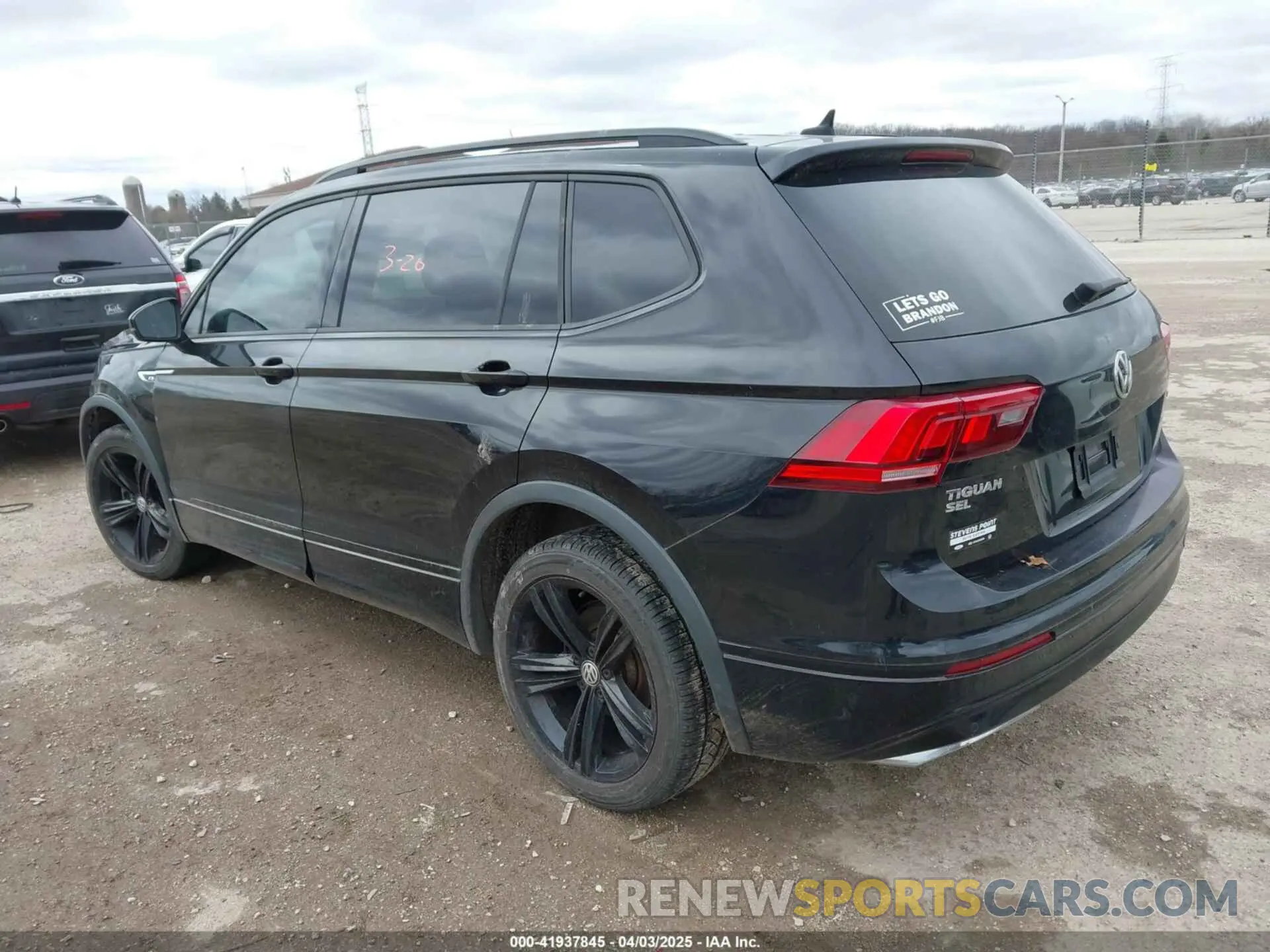 3 Photograph of a damaged car 3VV2B7AX2KM187217 VOLKSWAGEN TIGUAN 2019