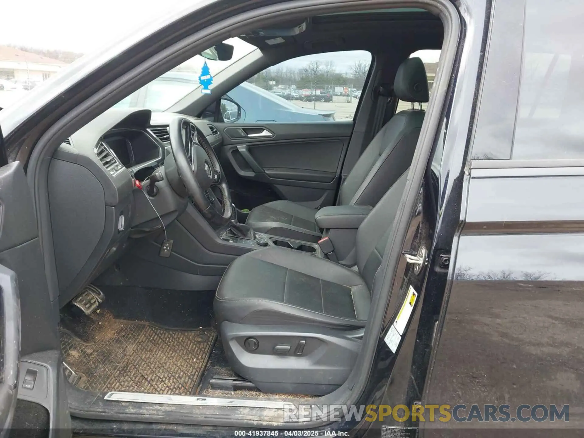 5 Photograph of a damaged car 3VV2B7AX2KM187217 VOLKSWAGEN TIGUAN 2019
