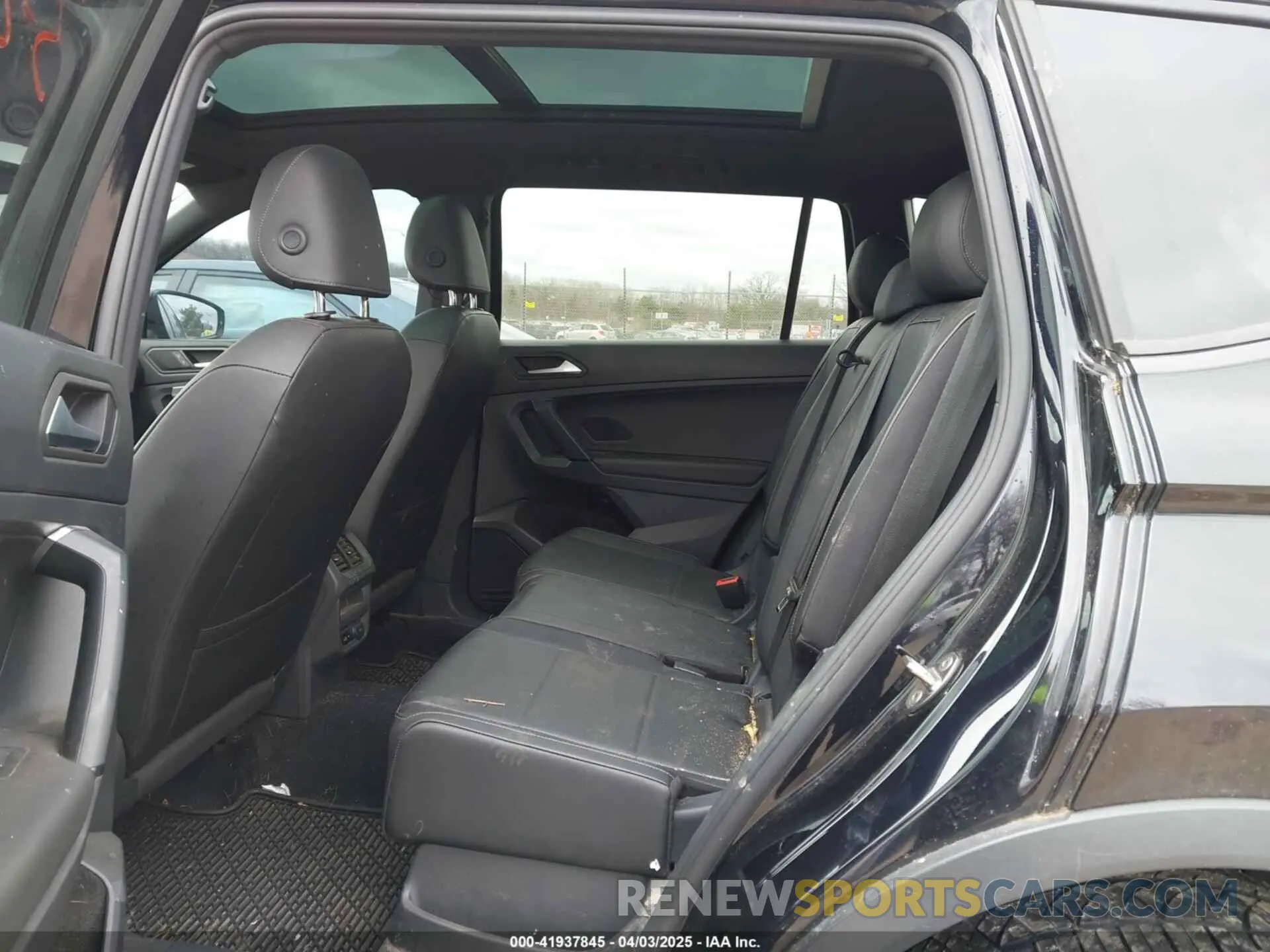 8 Photograph of a damaged car 3VV2B7AX2KM187217 VOLKSWAGEN TIGUAN 2019