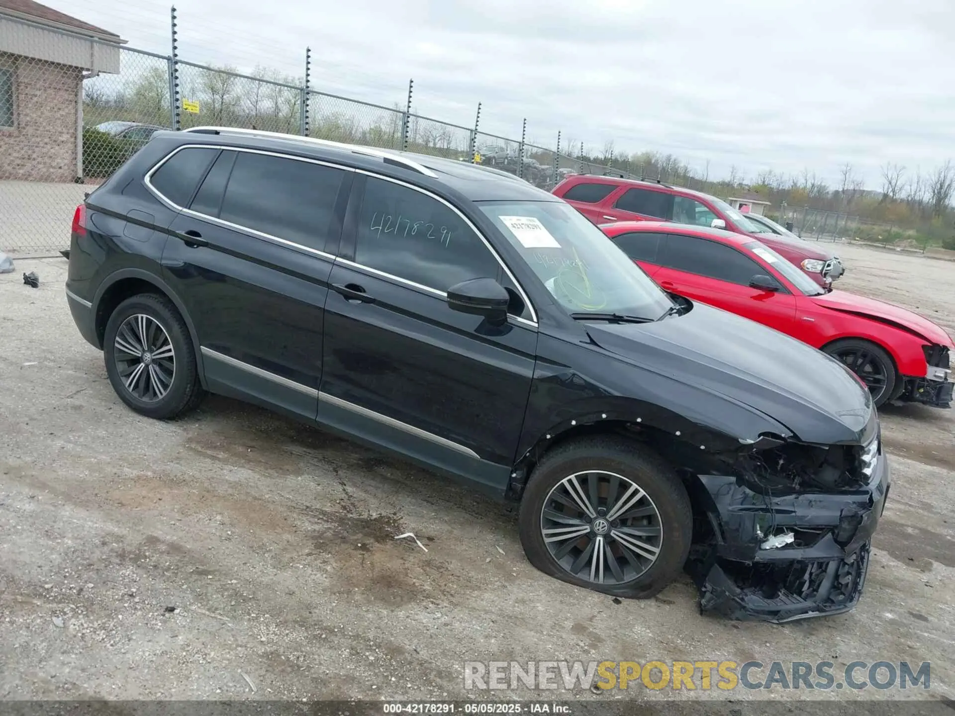 1 Photograph of a damaged car 3VV2B7AX2KM195253 VOLKSWAGEN TIGUAN 2019