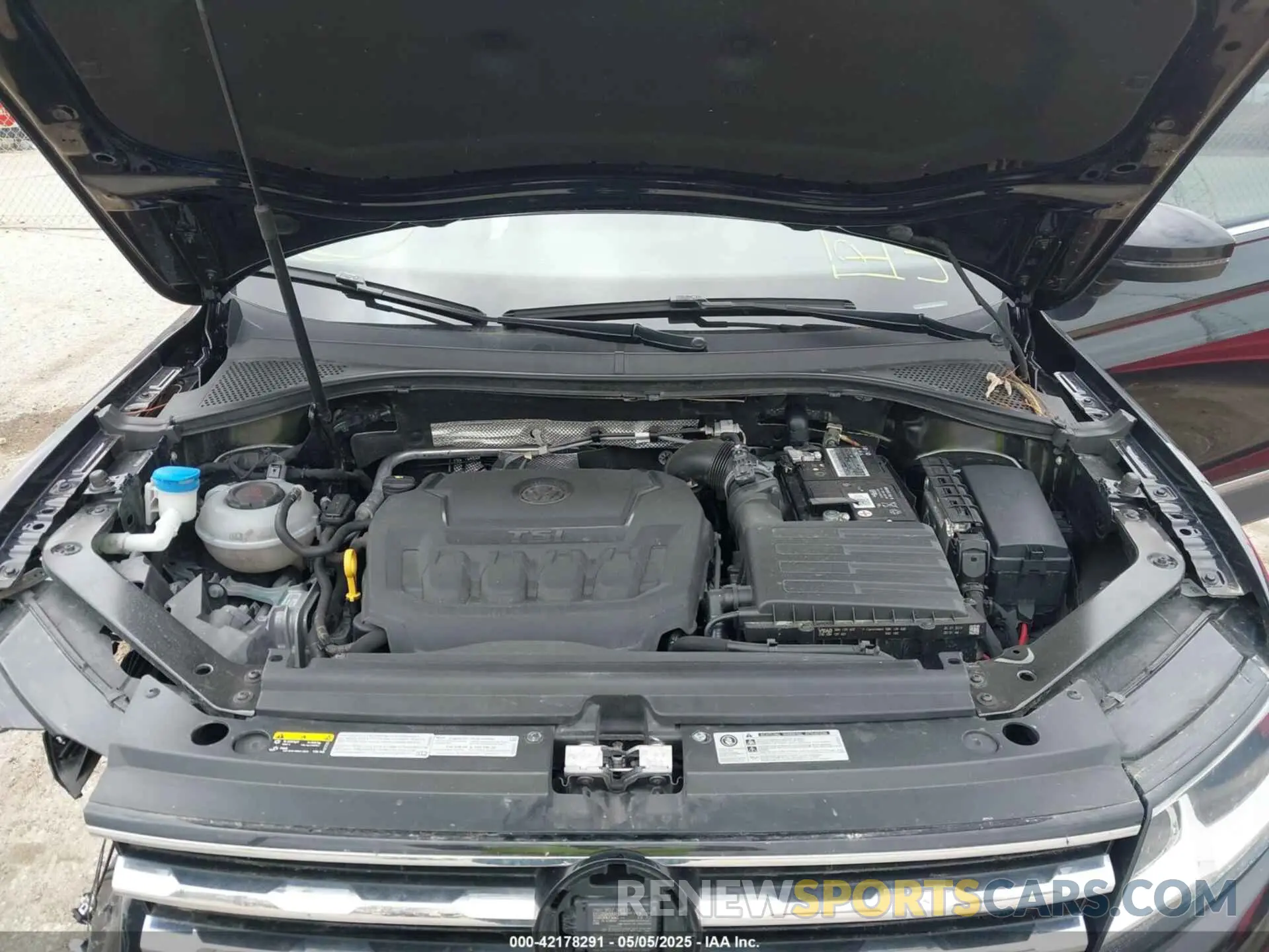 10 Photograph of a damaged car 3VV2B7AX2KM195253 VOLKSWAGEN TIGUAN 2019
