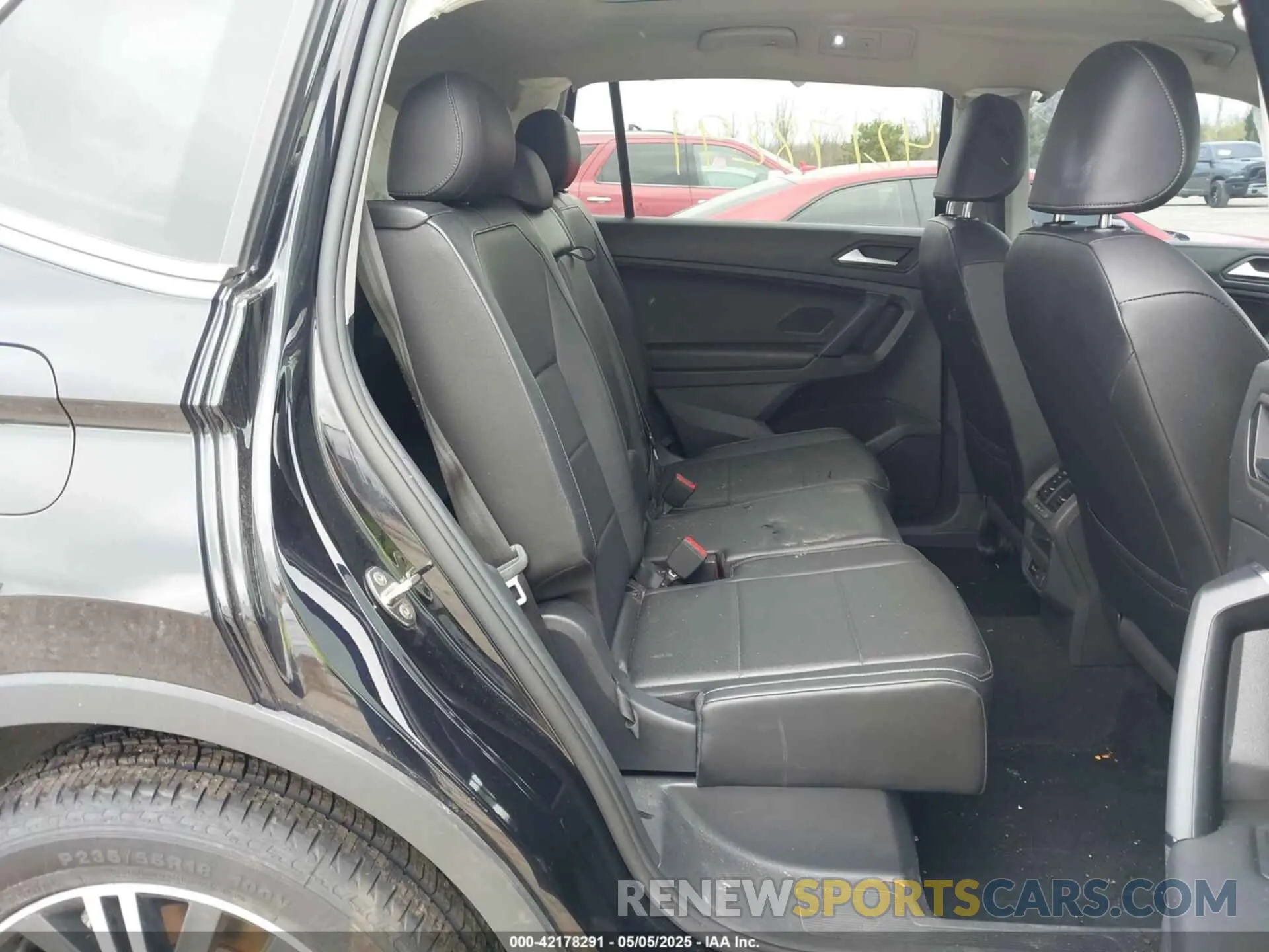 8 Photograph of a damaged car 3VV2B7AX2KM195253 VOLKSWAGEN TIGUAN 2019