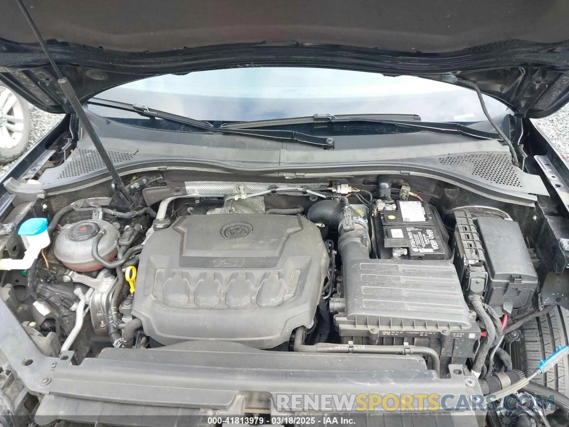 10 Photograph of a damaged car 3VV2B7AX3KM024186 VOLKSWAGEN TIGUAN 2019