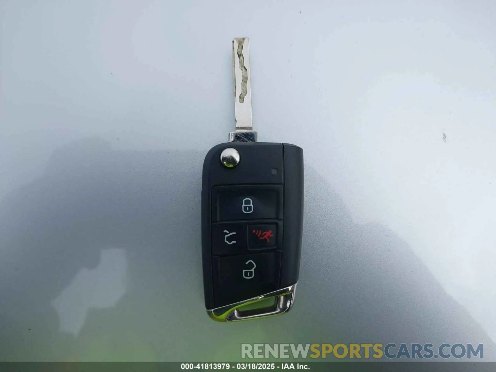 11 Photograph of a damaged car 3VV2B7AX3KM024186 VOLKSWAGEN TIGUAN 2019