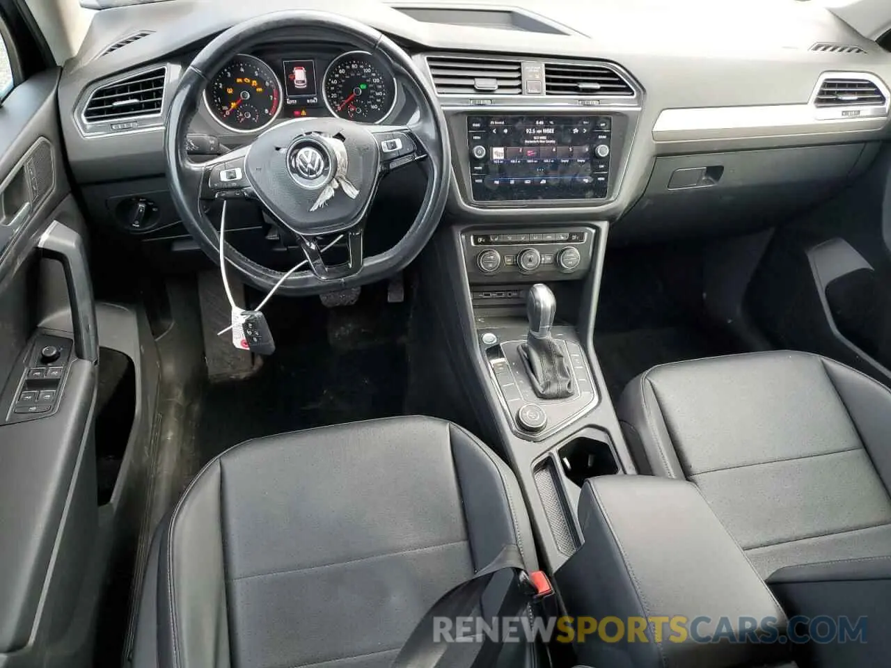 8 Photograph of a damaged car 3VV2B7AX3KM078734 VOLKSWAGEN TIGUAN 2019