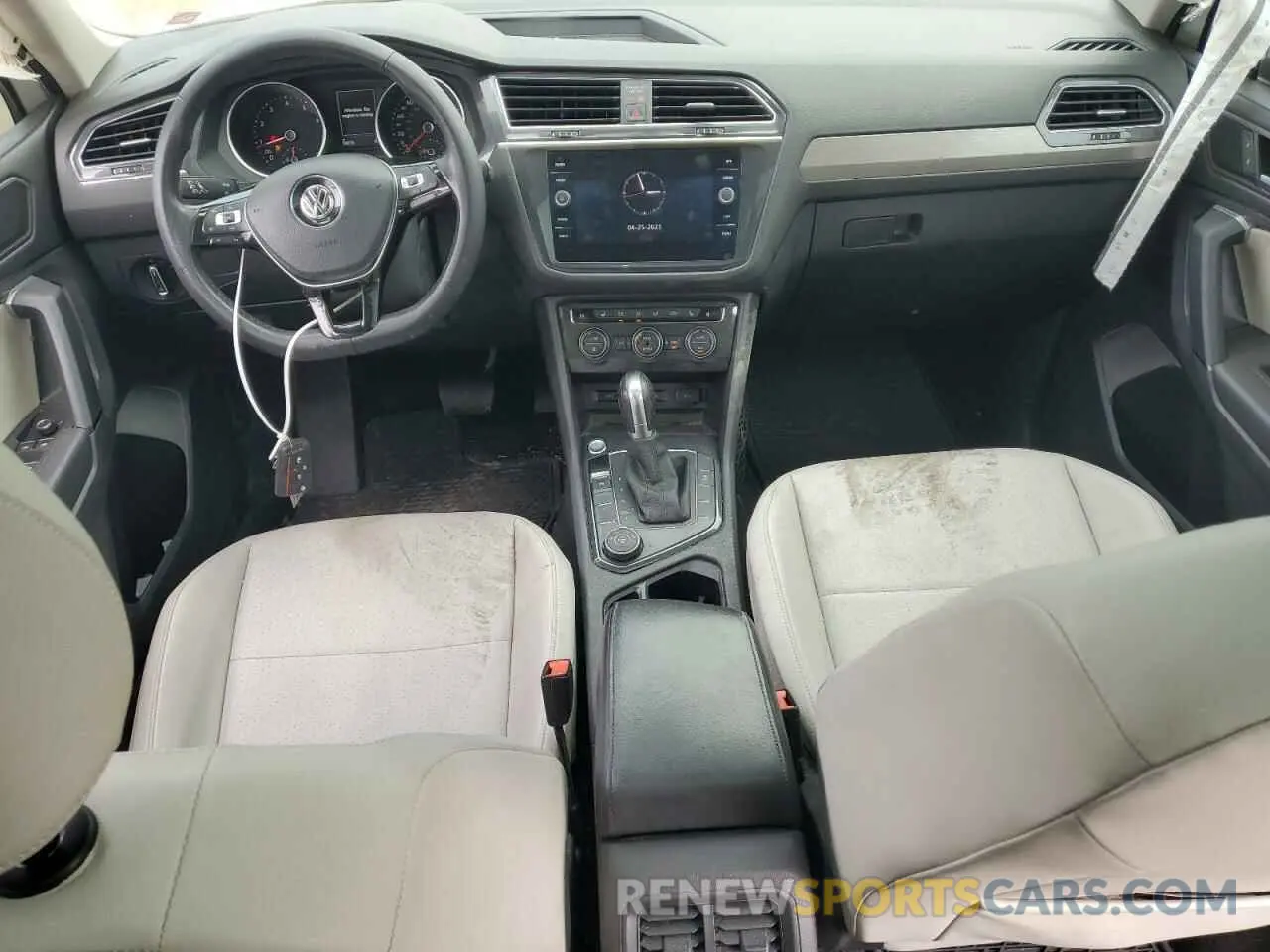 8 Photograph of a damaged car 3VV2B7AX3KM087823 VOLKSWAGEN TIGUAN 2019