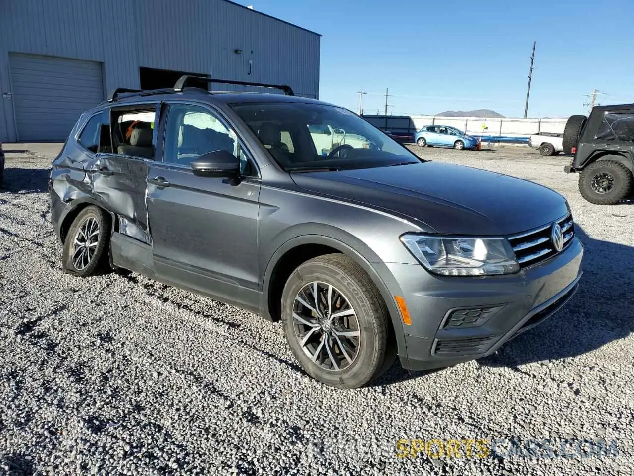 4 Photograph of a damaged car 3VV2B7AX3KM136938 VOLKSWAGEN TIGUAN 2019