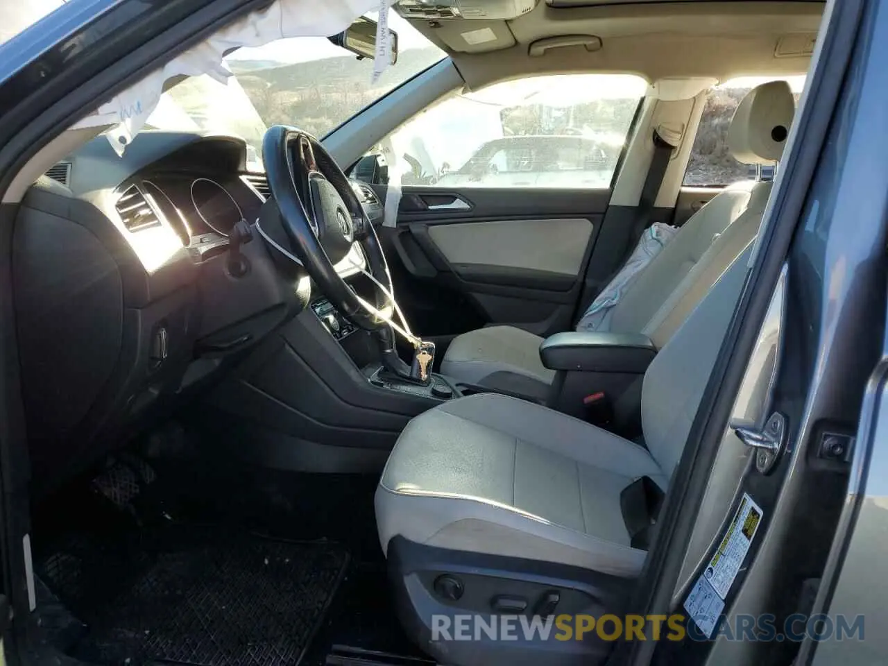 7 Photograph of a damaged car 3VV2B7AX3KM136938 VOLKSWAGEN TIGUAN 2019