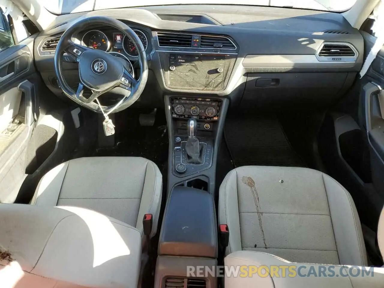 8 Photograph of a damaged car 3VV2B7AX3KM136938 VOLKSWAGEN TIGUAN 2019