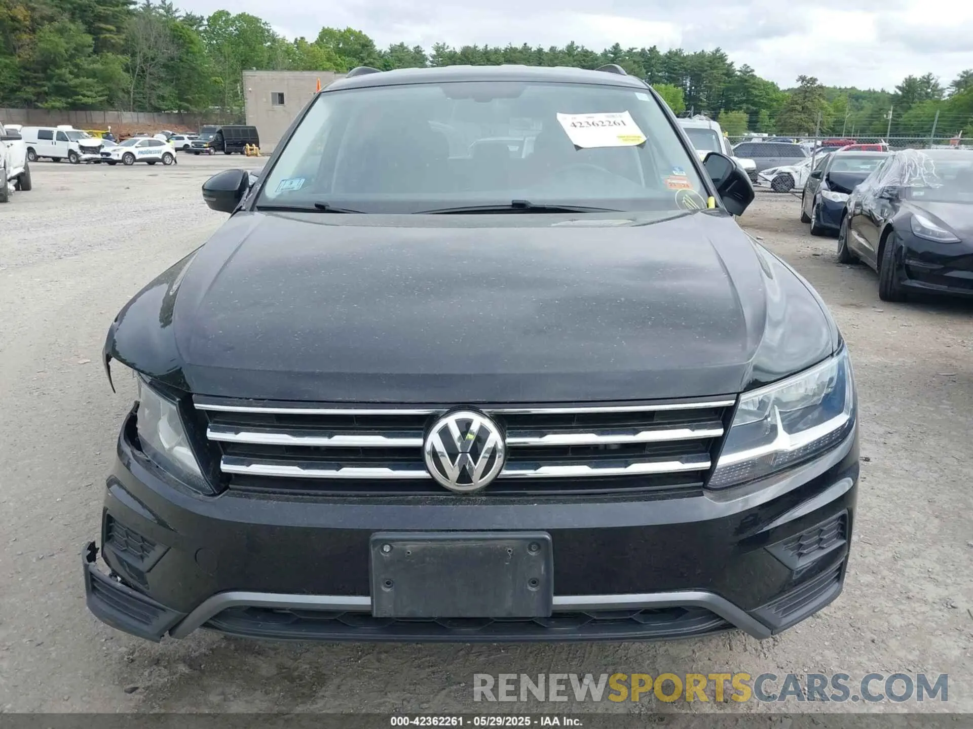 11 Photograph of a damaged car 3VV2B7AX3KM186299 VOLKSWAGEN TIGUAN 2019