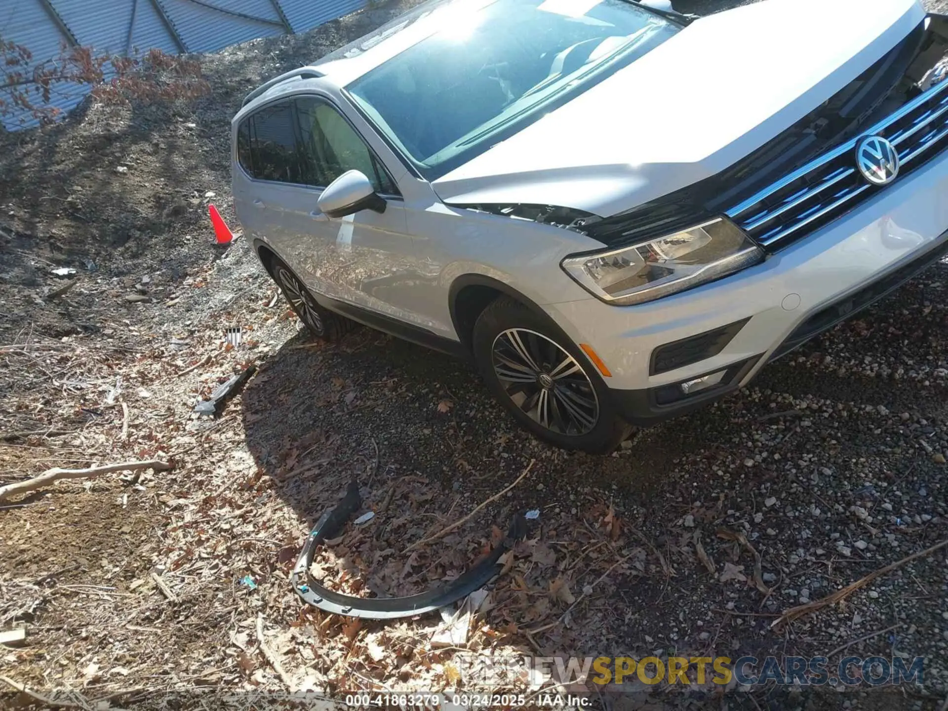 1 Photograph of a damaged car 3VV2B7AX4KM006215 VOLKSWAGEN TIGUAN 2019