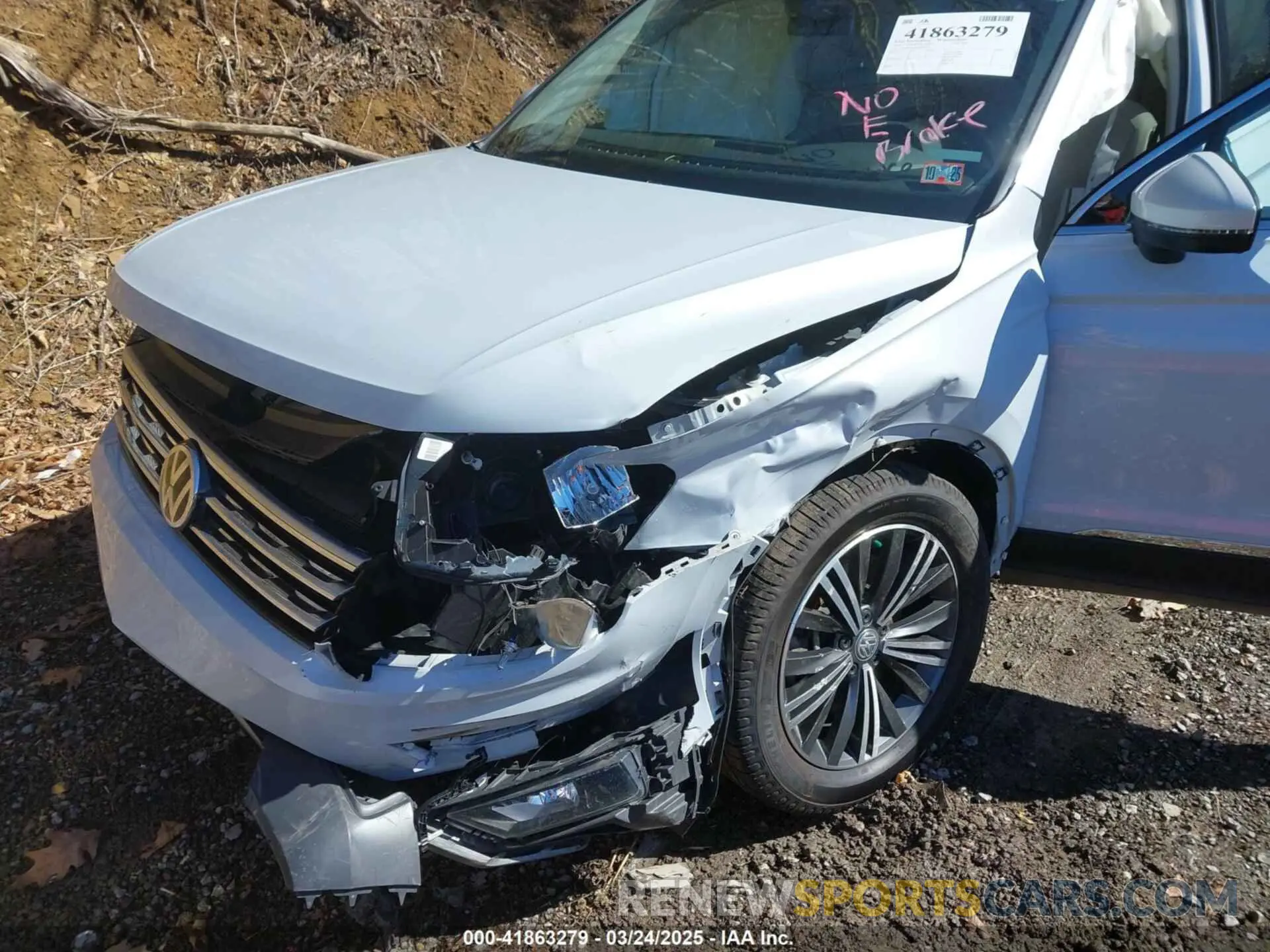 12 Photograph of a damaged car 3VV2B7AX4KM006215 VOLKSWAGEN TIGUAN 2019
