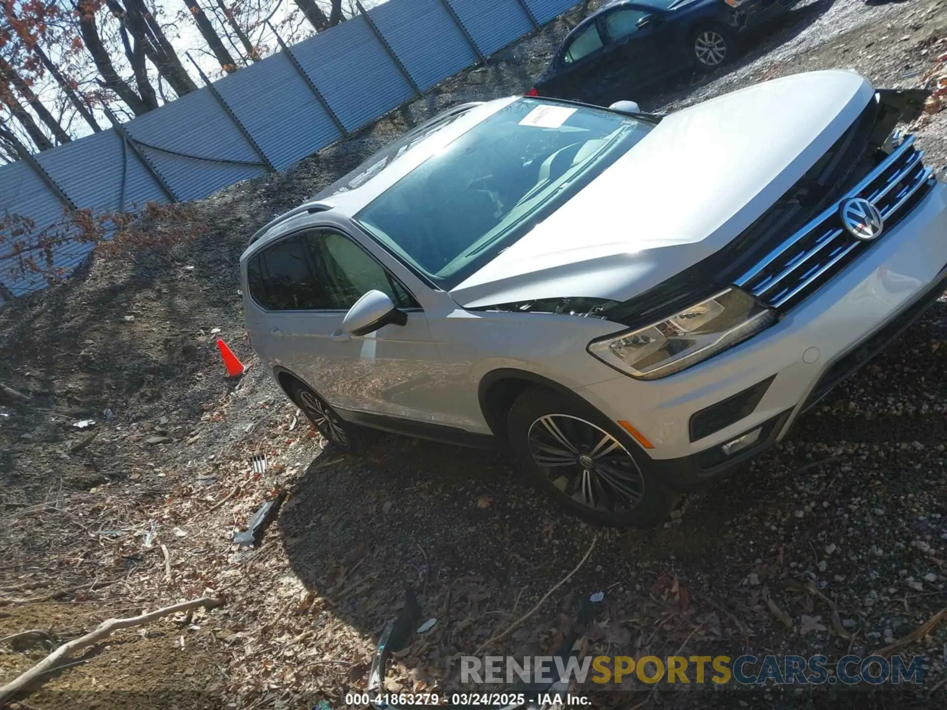 14 Photograph of a damaged car 3VV2B7AX4KM006215 VOLKSWAGEN TIGUAN 2019