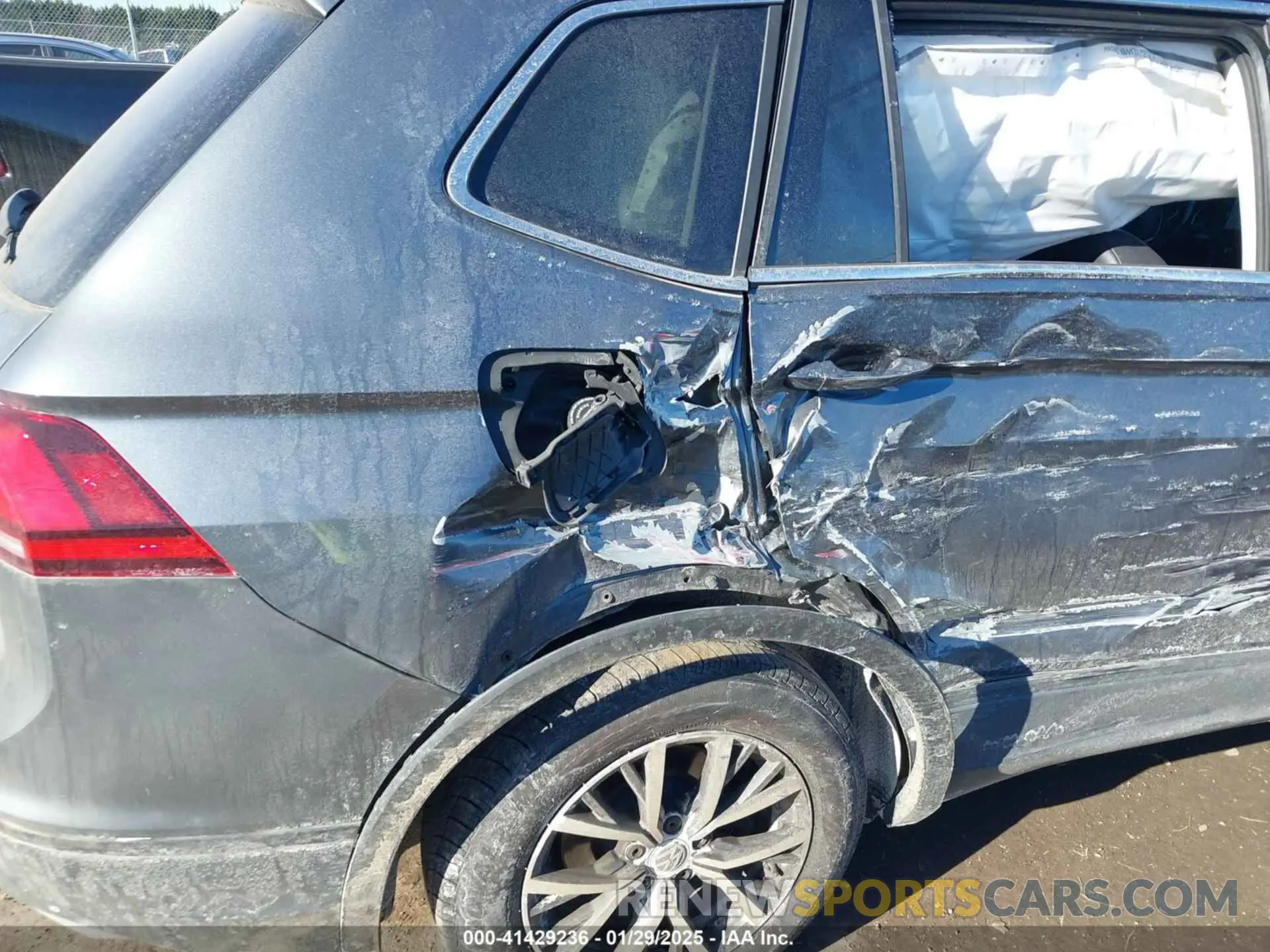 6 Photograph of a damaged car 3VV2B7AX4KM013634 VOLKSWAGEN TIGUAN 2019