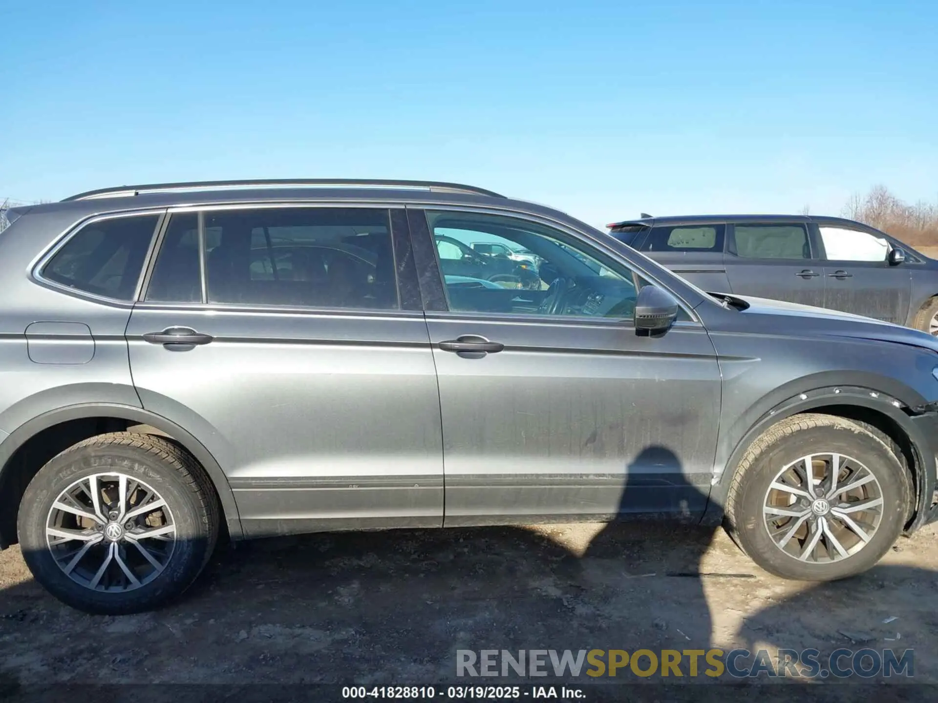 13 Photograph of a damaged car 3VV2B7AX4KM076572 VOLKSWAGEN TIGUAN 2019