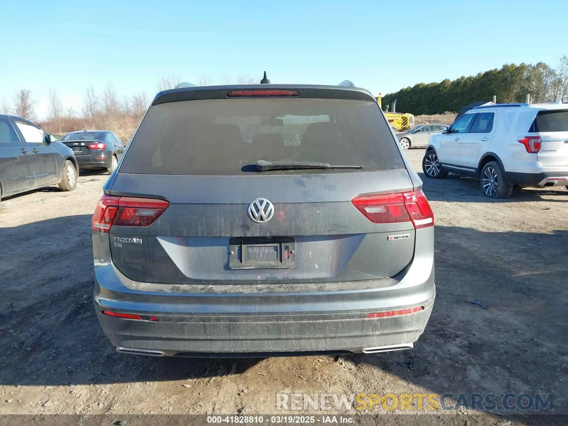 16 Photograph of a damaged car 3VV2B7AX4KM076572 VOLKSWAGEN TIGUAN 2019