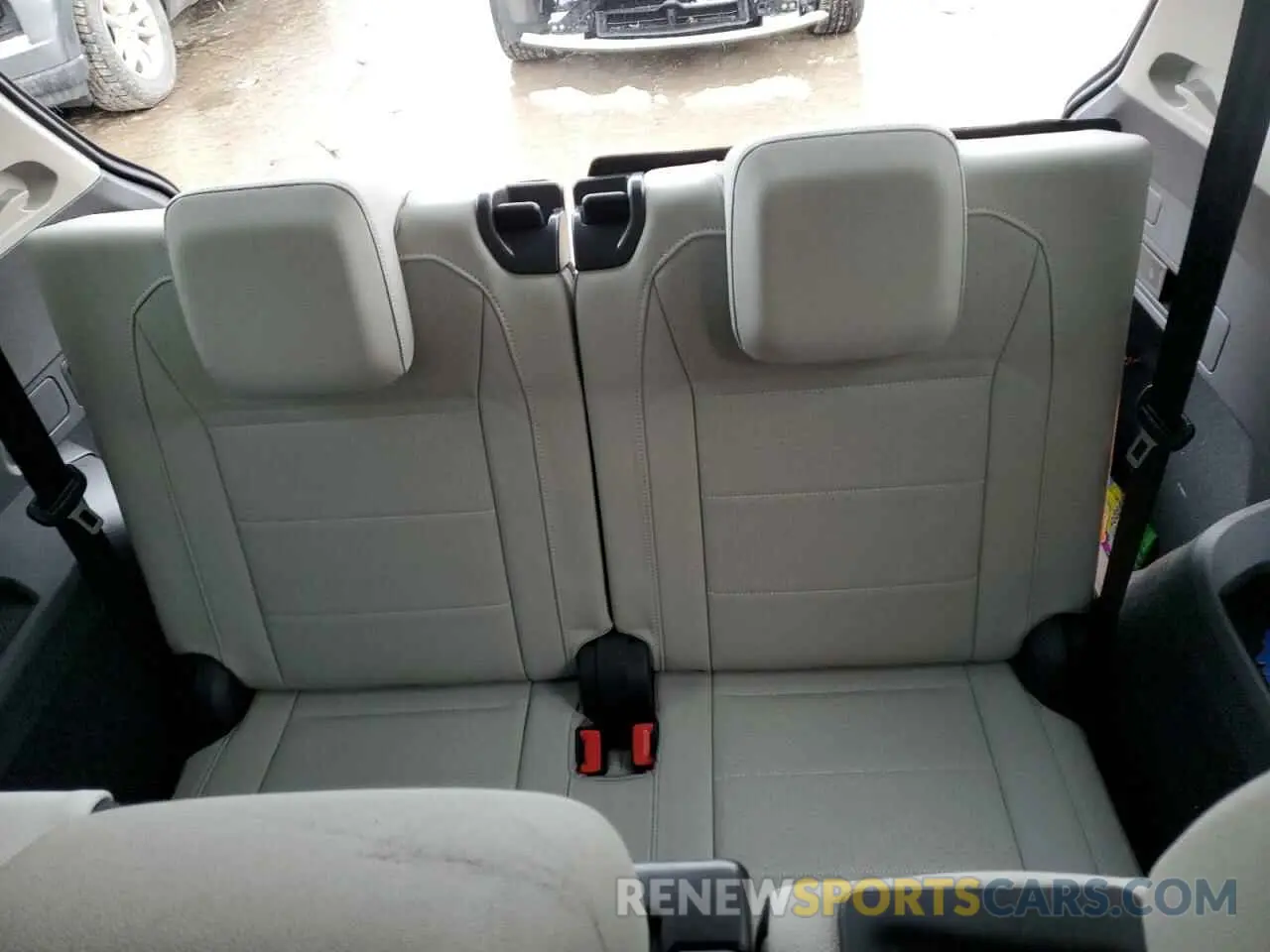 10 Photograph of a damaged car 3VV2B7AX4KM100837 VOLKSWAGEN TIGUAN 2019