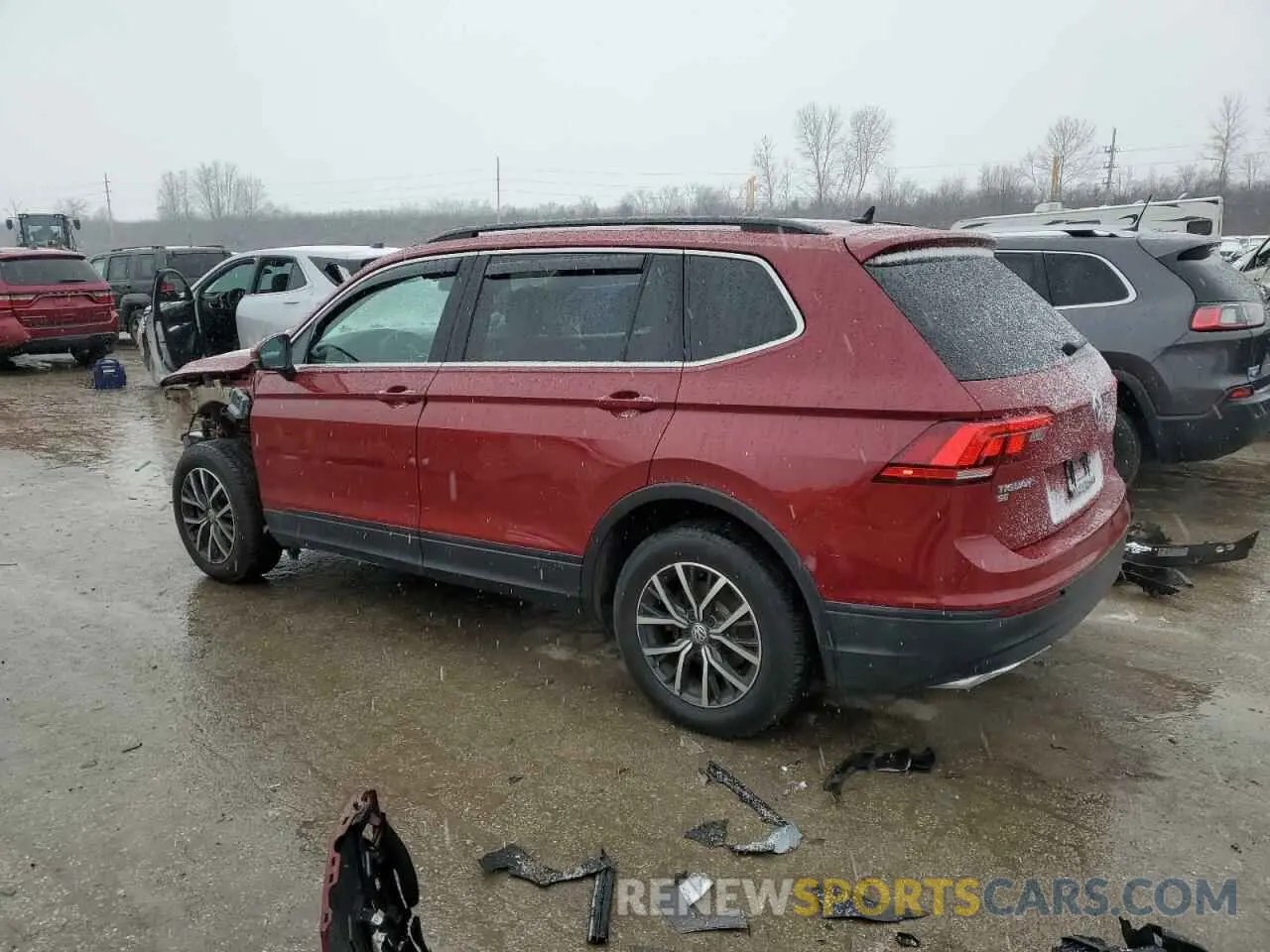 2 Photograph of a damaged car 3VV2B7AX4KM100837 VOLKSWAGEN TIGUAN 2019