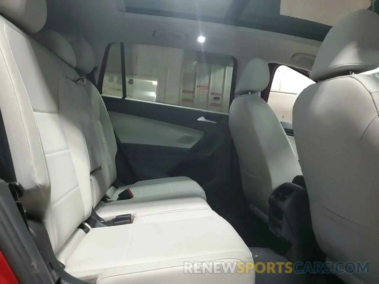 11 Photograph of a damaged car 3VV2B7AX4KM180074 VOLKSWAGEN TIGUAN 2019