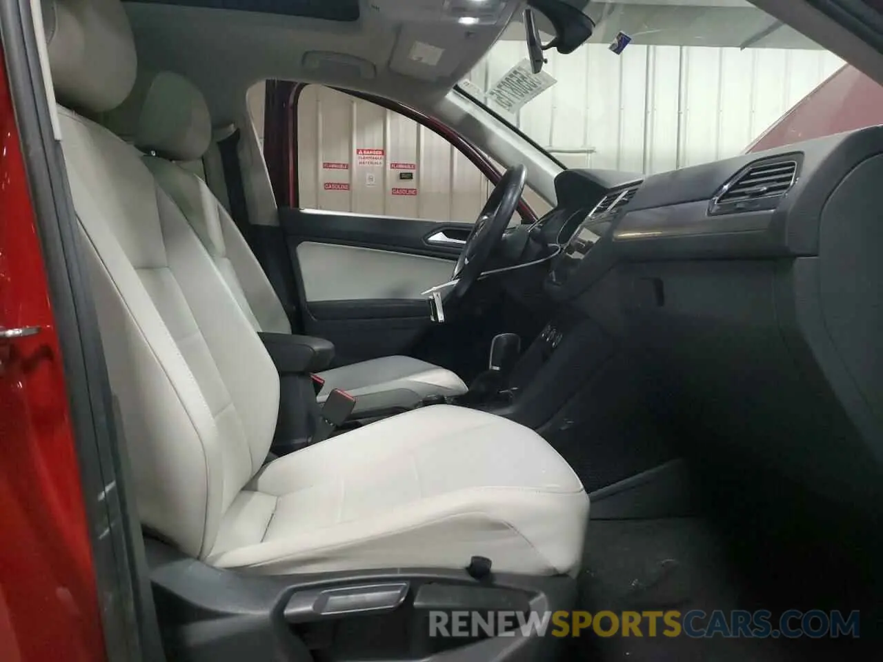 7 Photograph of a damaged car 3VV2B7AX4KM180074 VOLKSWAGEN TIGUAN 2019