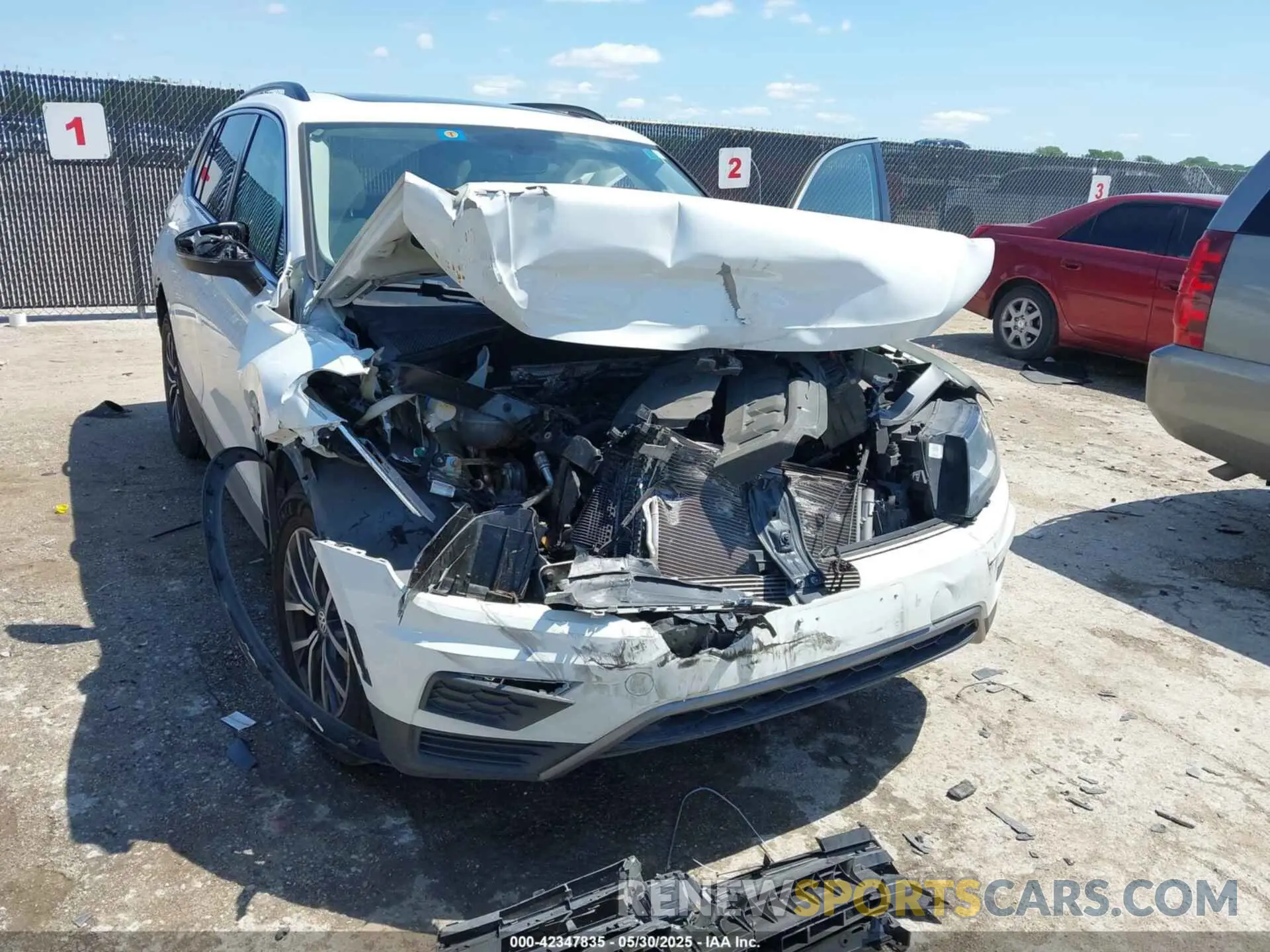 1 Photograph of a damaged car 3VV2B7AX5KM005722 VOLKSWAGEN TIGUAN 2019