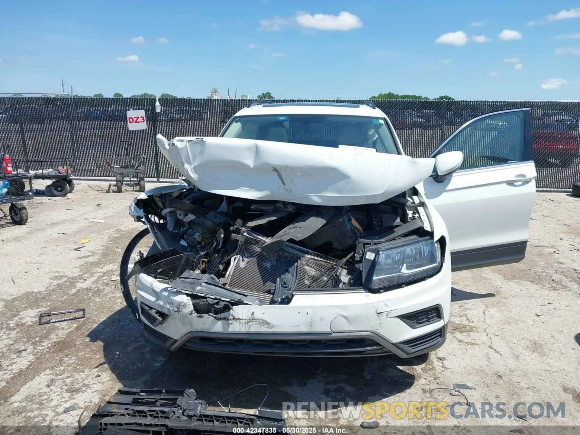 12 Photograph of a damaged car 3VV2B7AX5KM005722 VOLKSWAGEN TIGUAN 2019