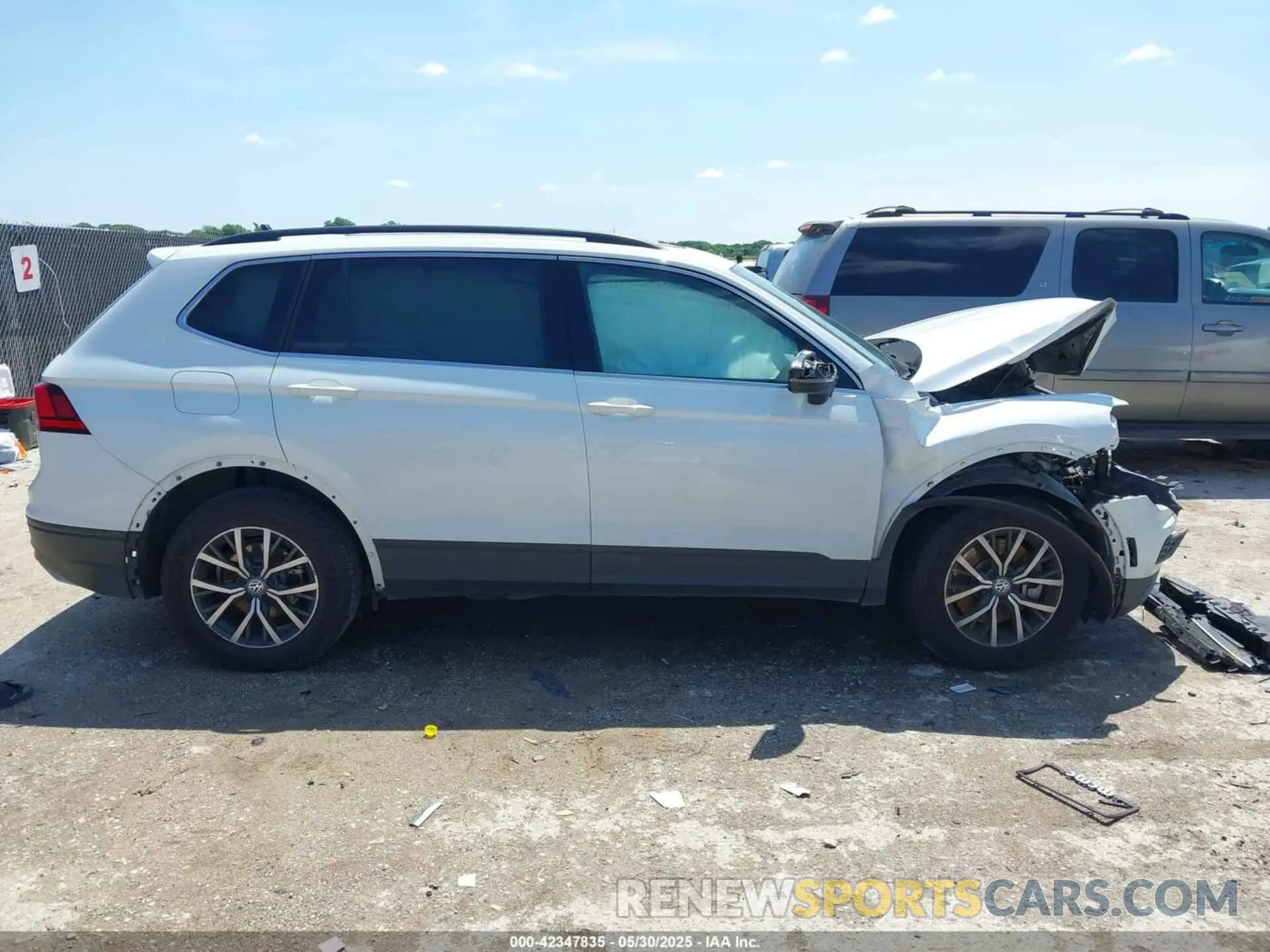 13 Photograph of a damaged car 3VV2B7AX5KM005722 VOLKSWAGEN TIGUAN 2019