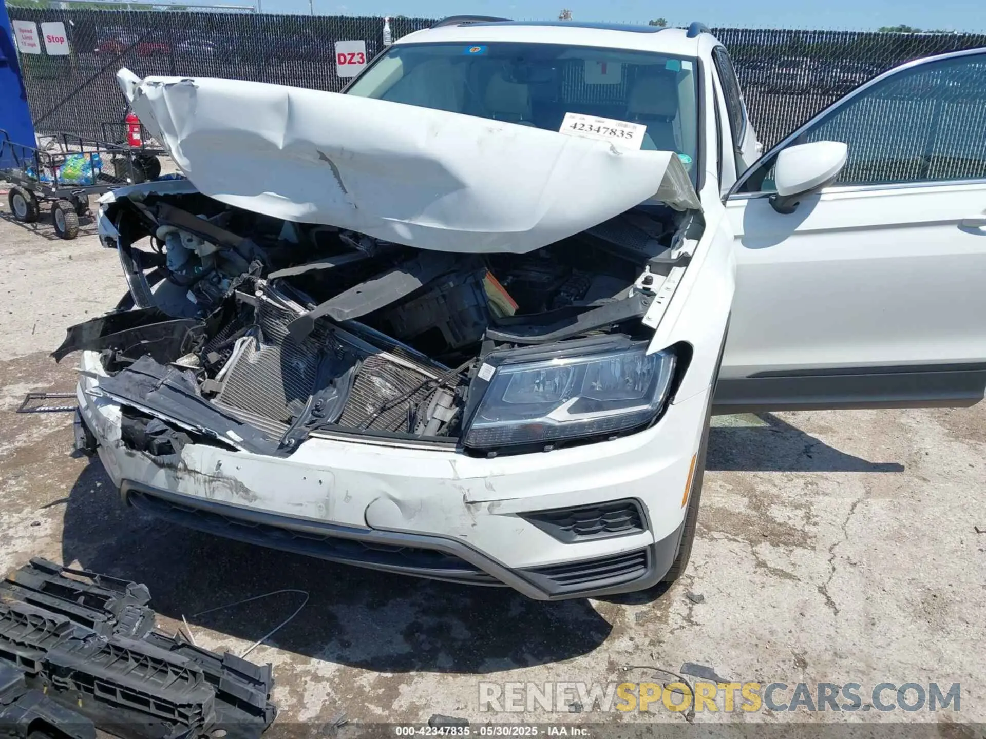 2 Photograph of a damaged car 3VV2B7AX5KM005722 VOLKSWAGEN TIGUAN 2019