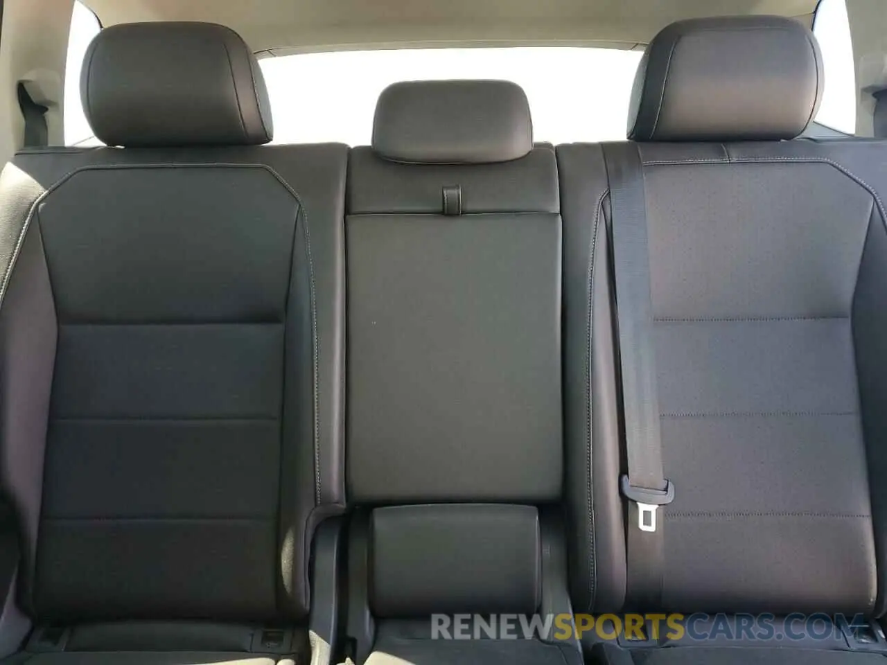 10 Photograph of a damaged car 3VV2B7AX5KM009947 VOLKSWAGEN TIGUAN 2019