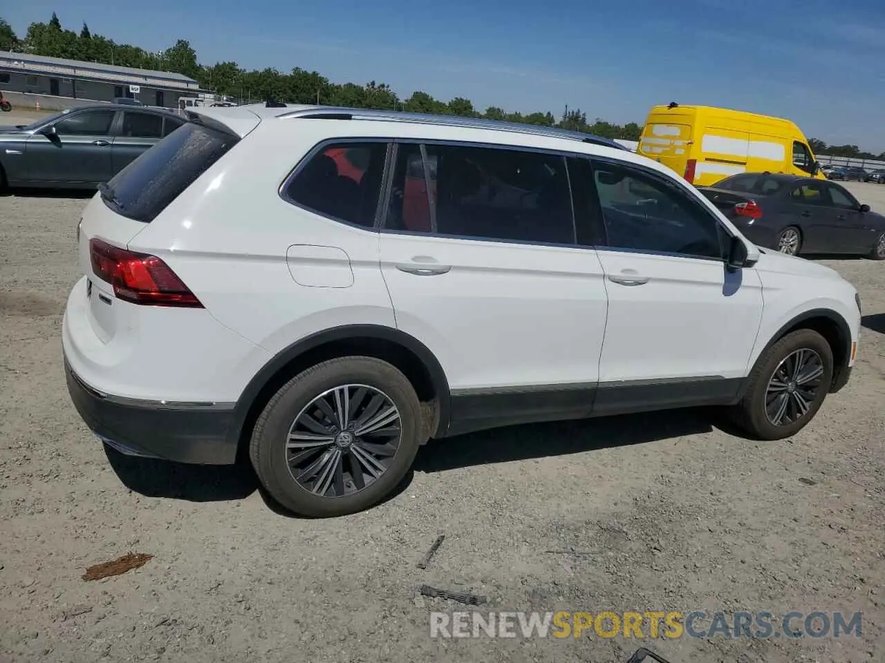 3 Photograph of a damaged car 3VV2B7AX5KM009947 VOLKSWAGEN TIGUAN 2019